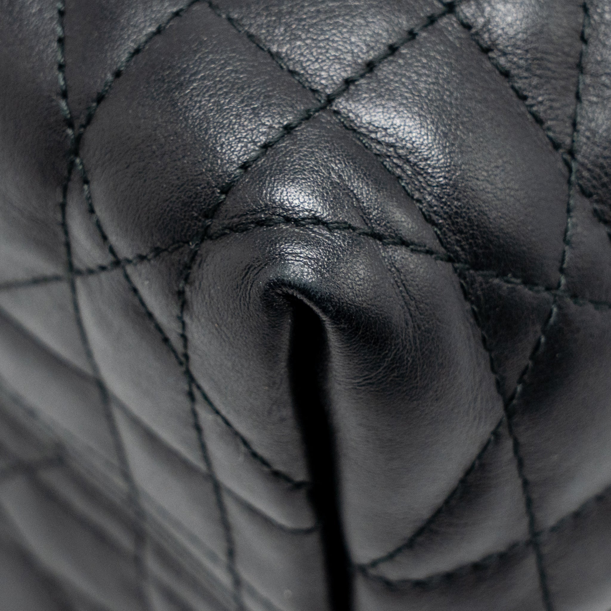 dior-toujours-vertical-nano-tote-bag-calfskin-black-lghw-copy