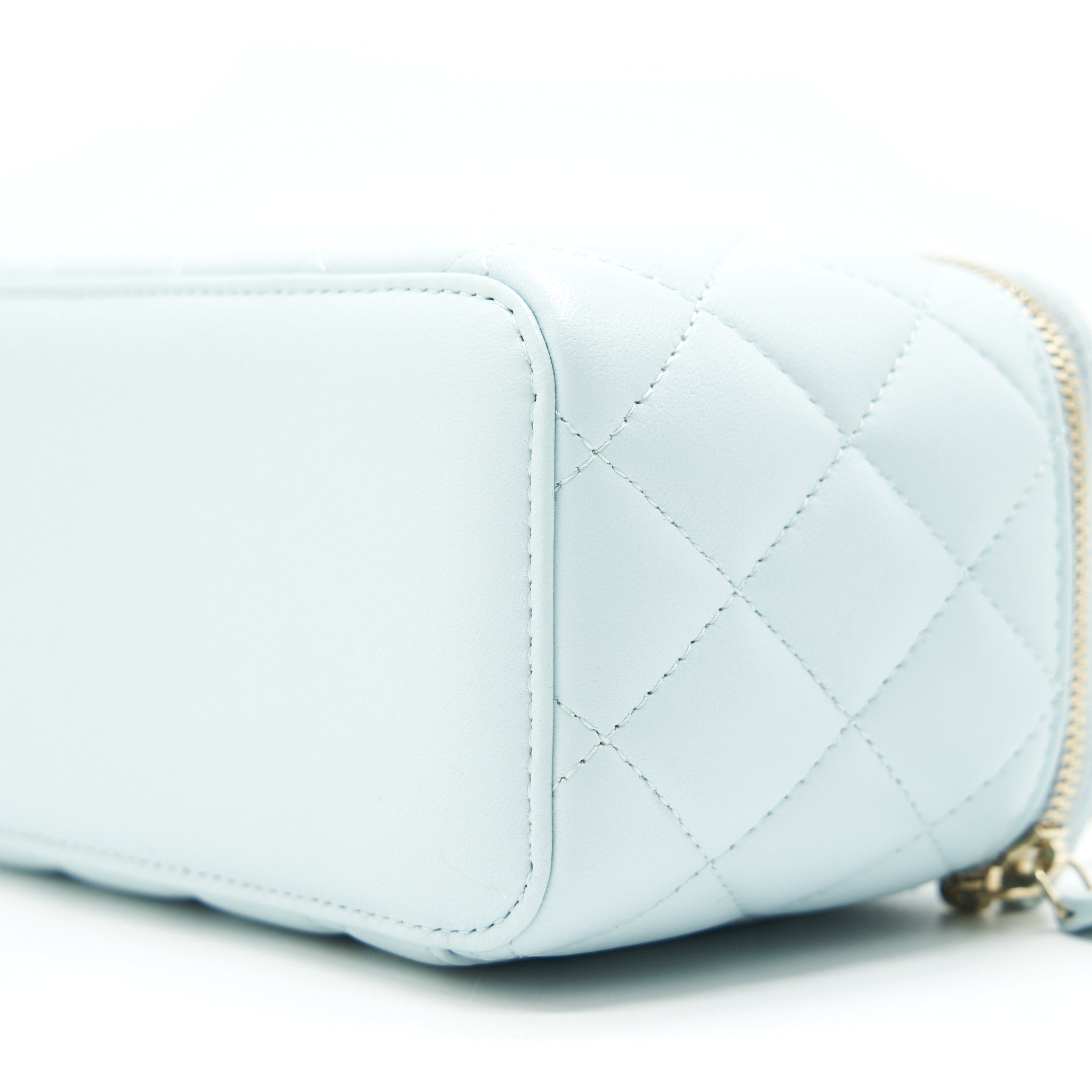 chanel-21k-rectangular-top-handle-vanity-with-chain-baby-blue-lghw-1