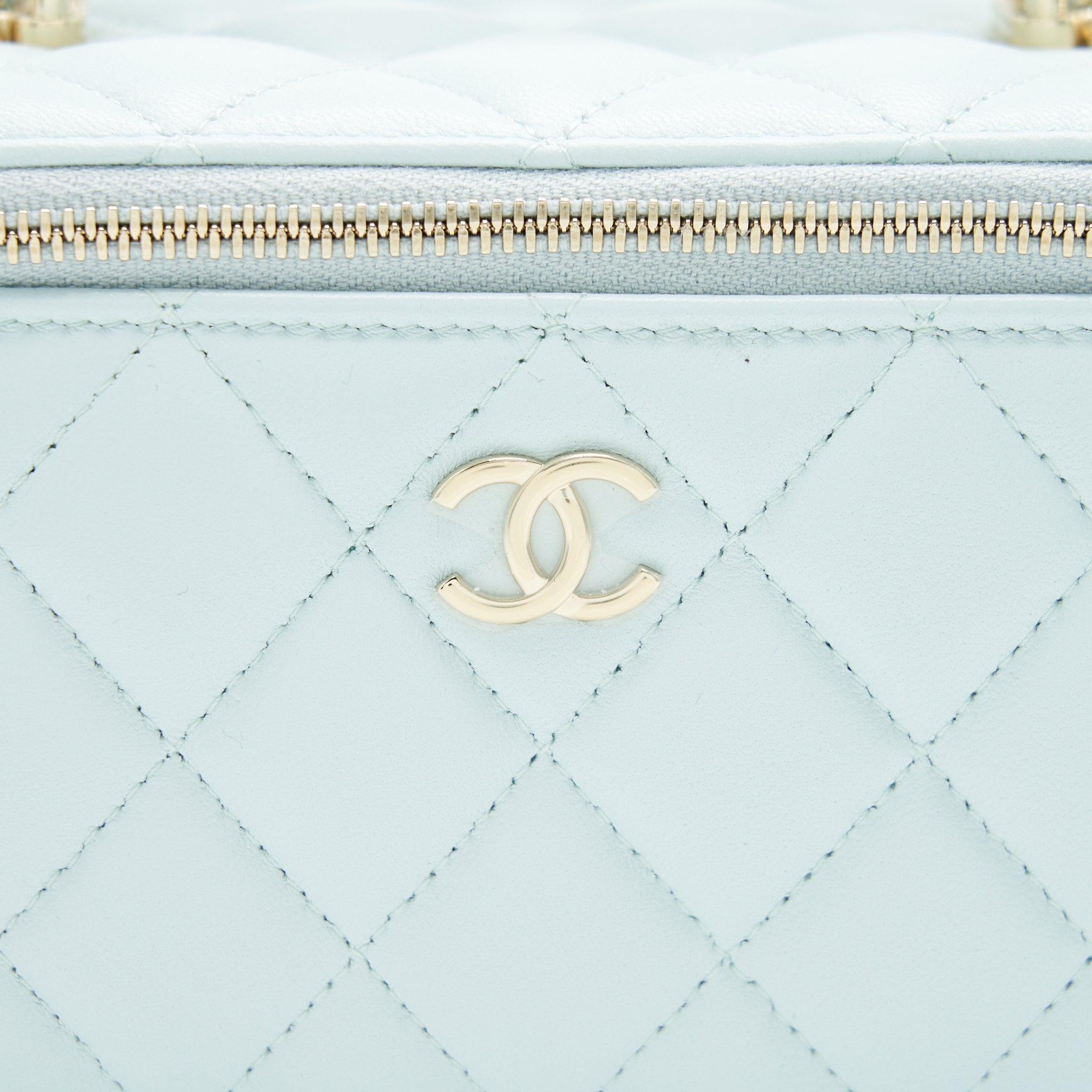 chanel-21k-rectangular-top-handle-vanity-with-chain-baby-blue-lghw-1