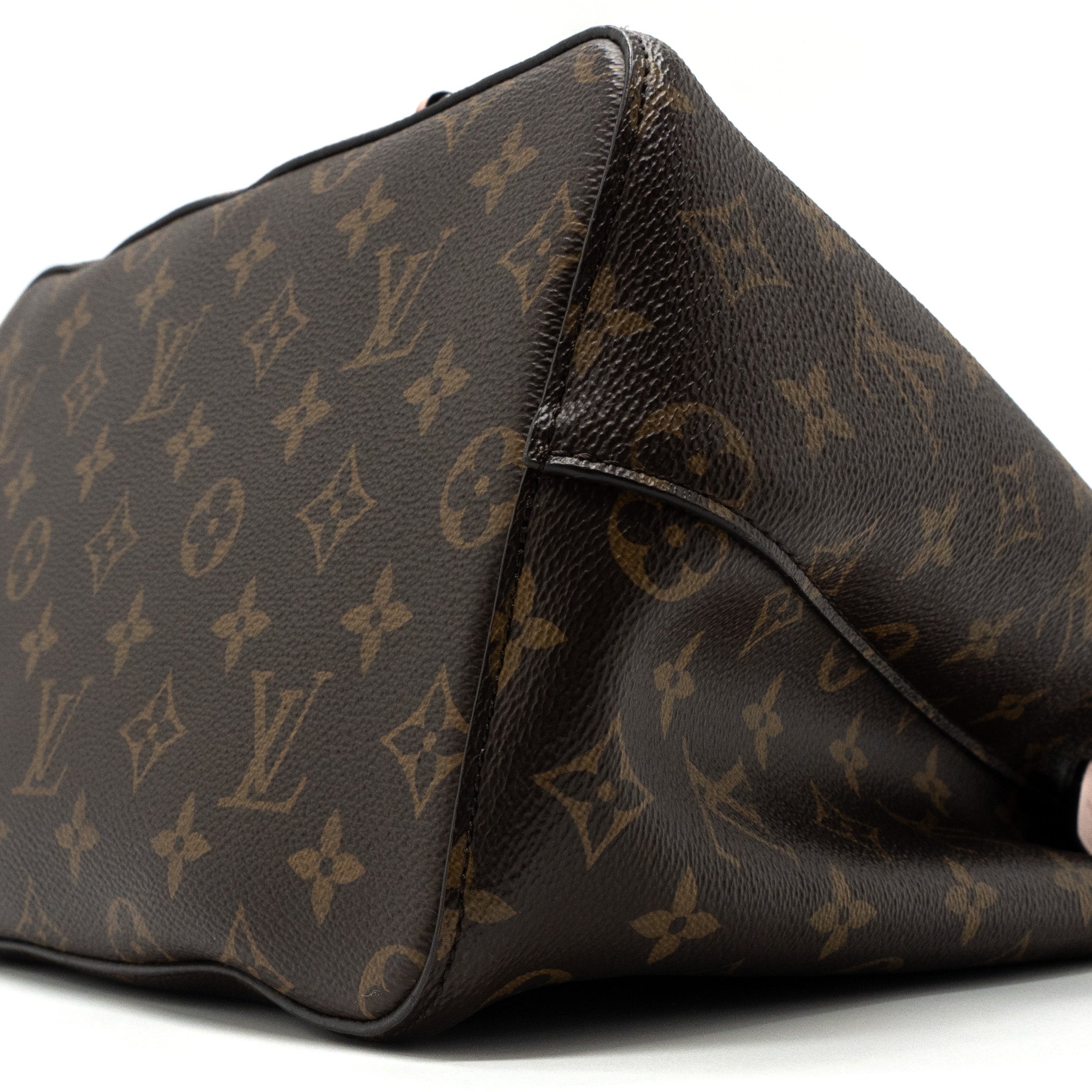 louis-vuitton-neonoe-monogram-canvas-rose-poudre