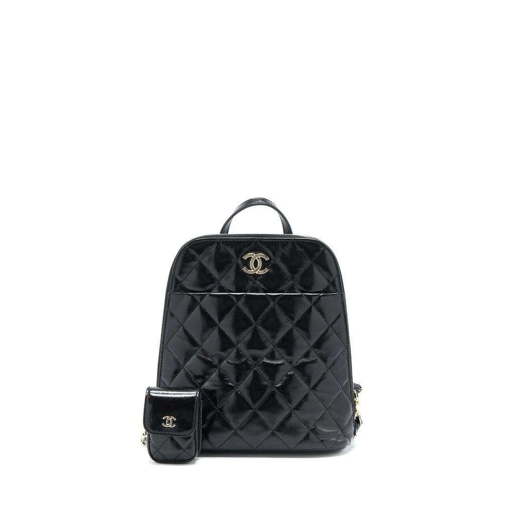 chanel-22a-quilted-backpack-shiny-calfskin-black-lghw
