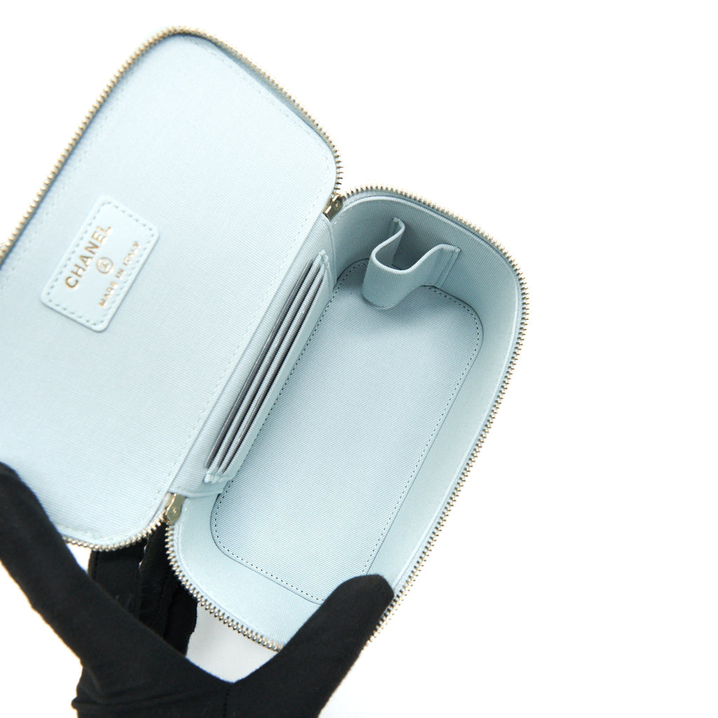 chanel-21k-rectangular-top-handle-vanity-with-chain-baby-blue-lghw-1
