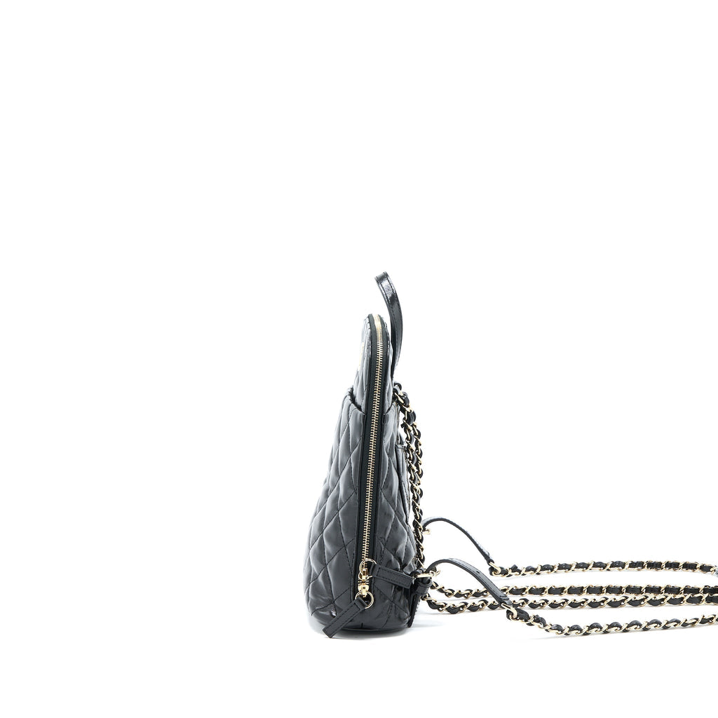 chanel-22a-quilted-backpack-shiny-calfskin-black-lghw