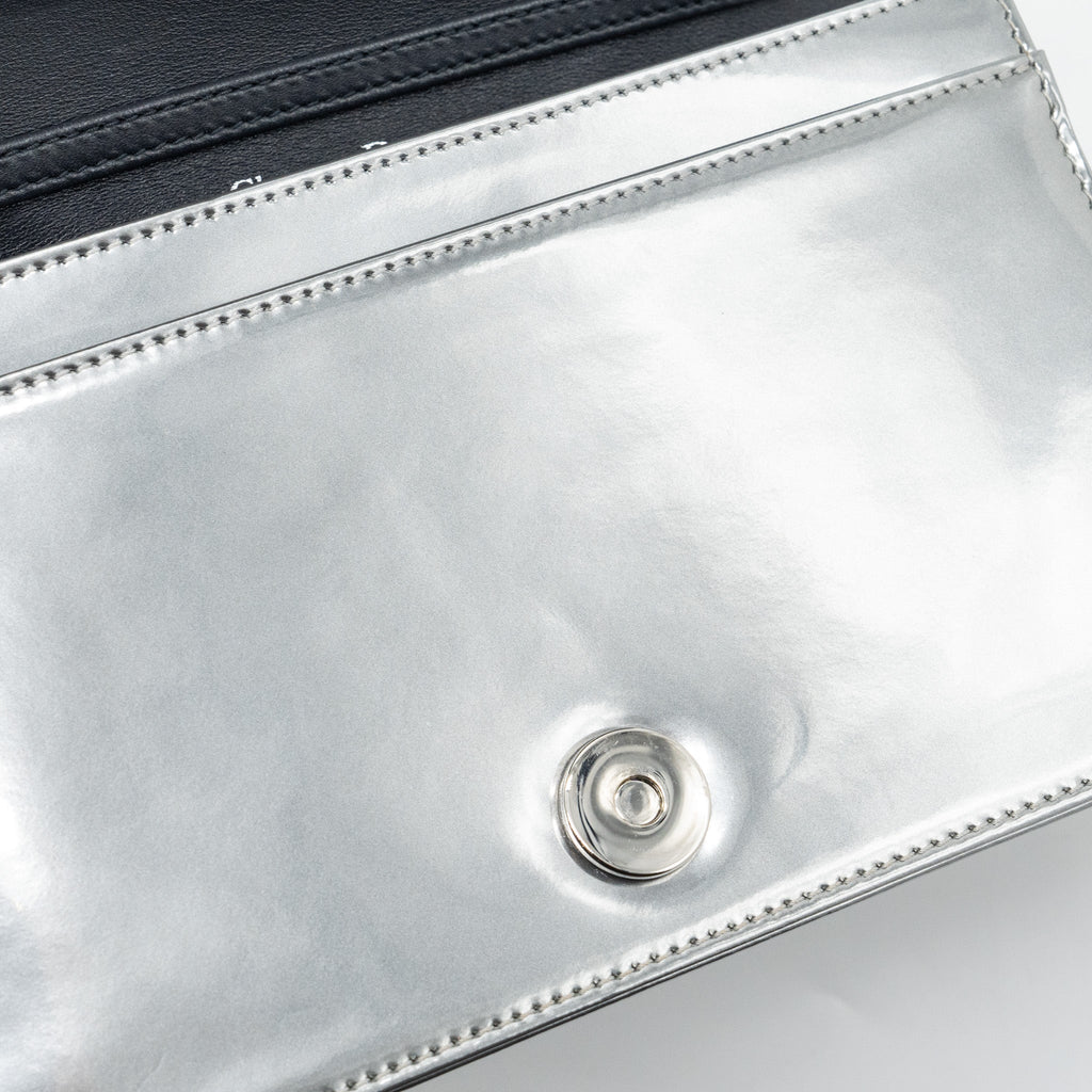 dior-diorama-wallet-on-chain-patent-metallic-silver-shw-1