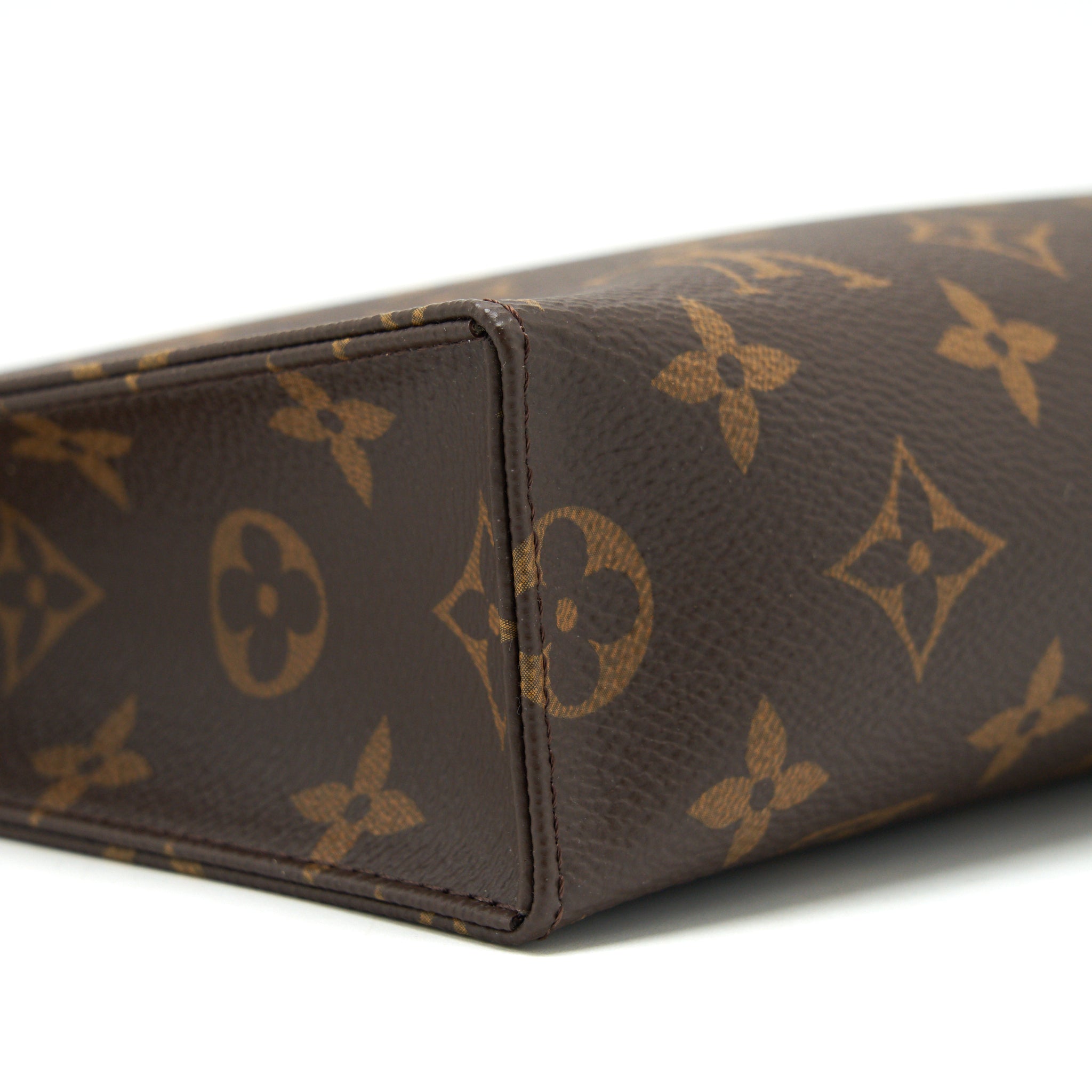 louis-vuitton-toiletry-pochette-26-monogram-canvas-3