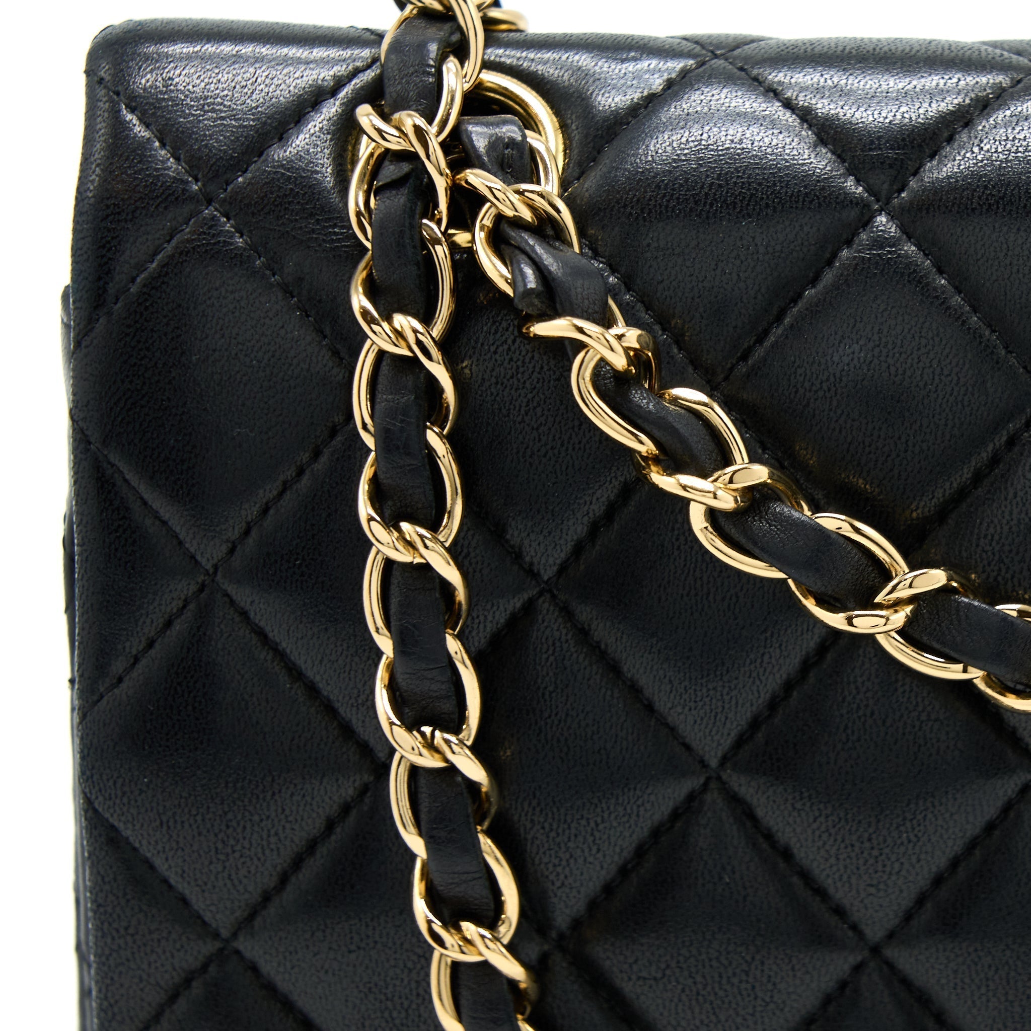 chanel-medium-classic-double-flap-bag-lambskin-black-ghw