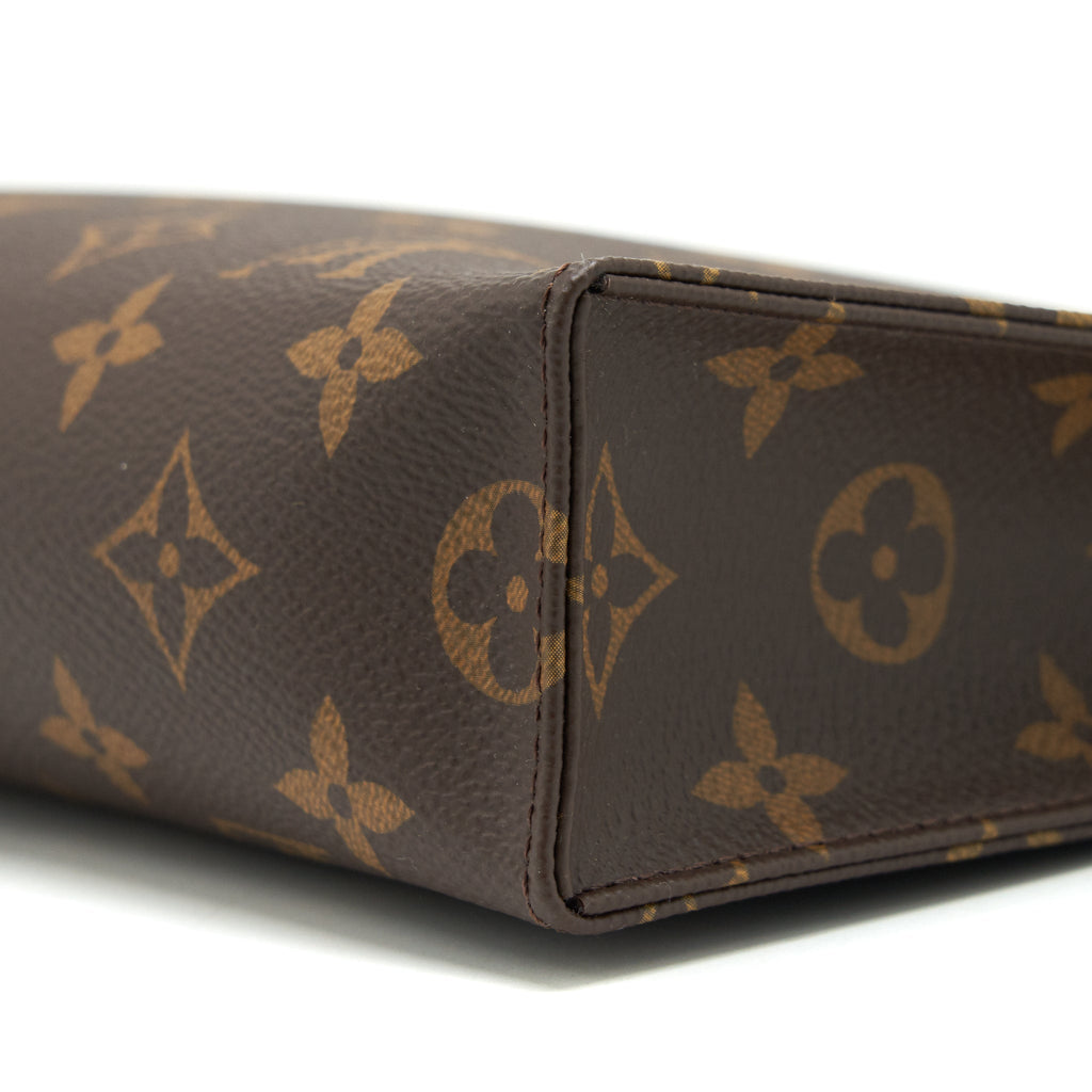 louis-vuitton-toiletry-pochette-26-monogram-canvas-3