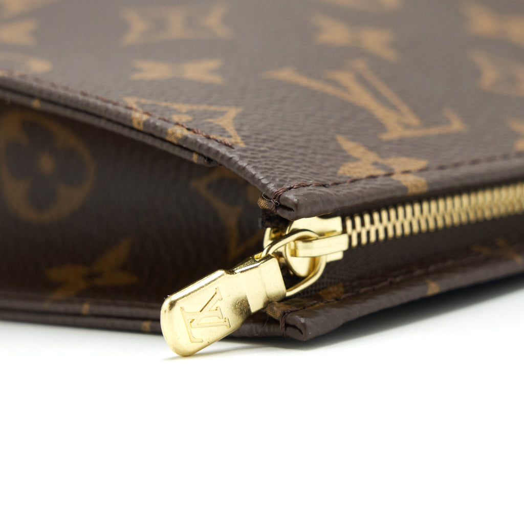 louis-vuitton-toiletry-pochette-26-monogram-canvas-3
