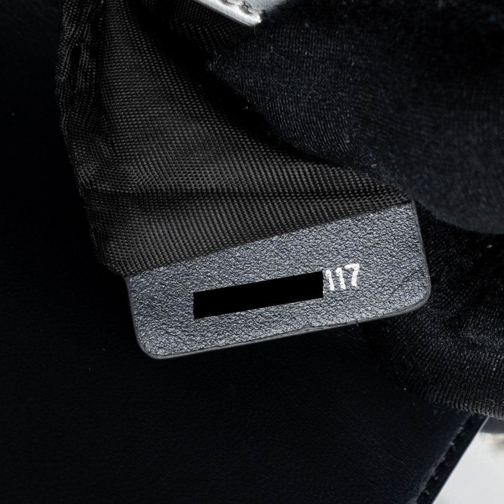 dior-diorama-wallet-on-chain-patent-metallic-silver-shw-1