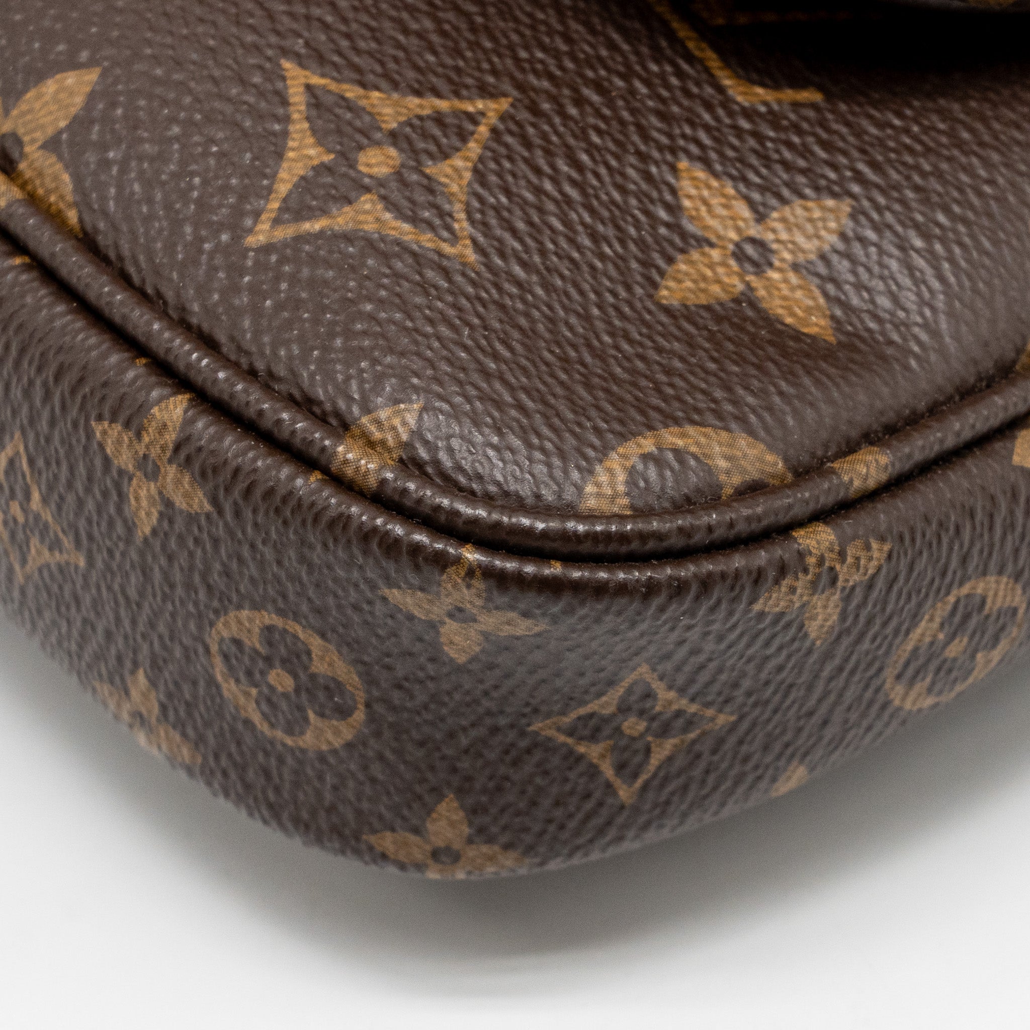 louis-vuitton-multi-pochette-accessories-monogram-canvas-khaki-strap-ghw-1