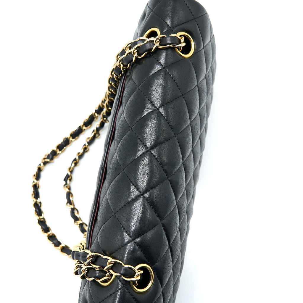 chanel-medium-classic-double-flap-bag-lambskin-black-ghw
