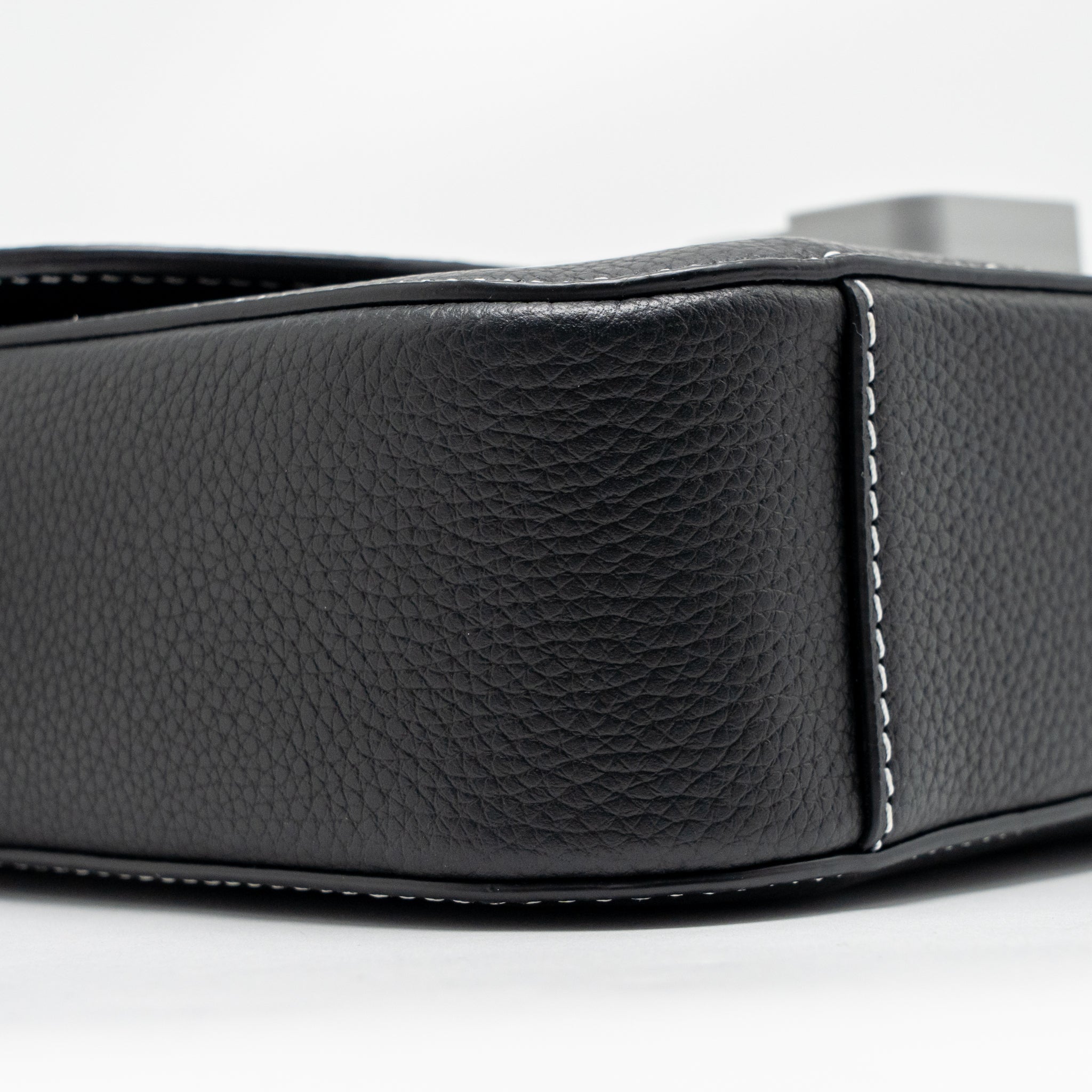 dior-medium-saddle-flap-messenger-bag-grained-calfskin-black-ghw