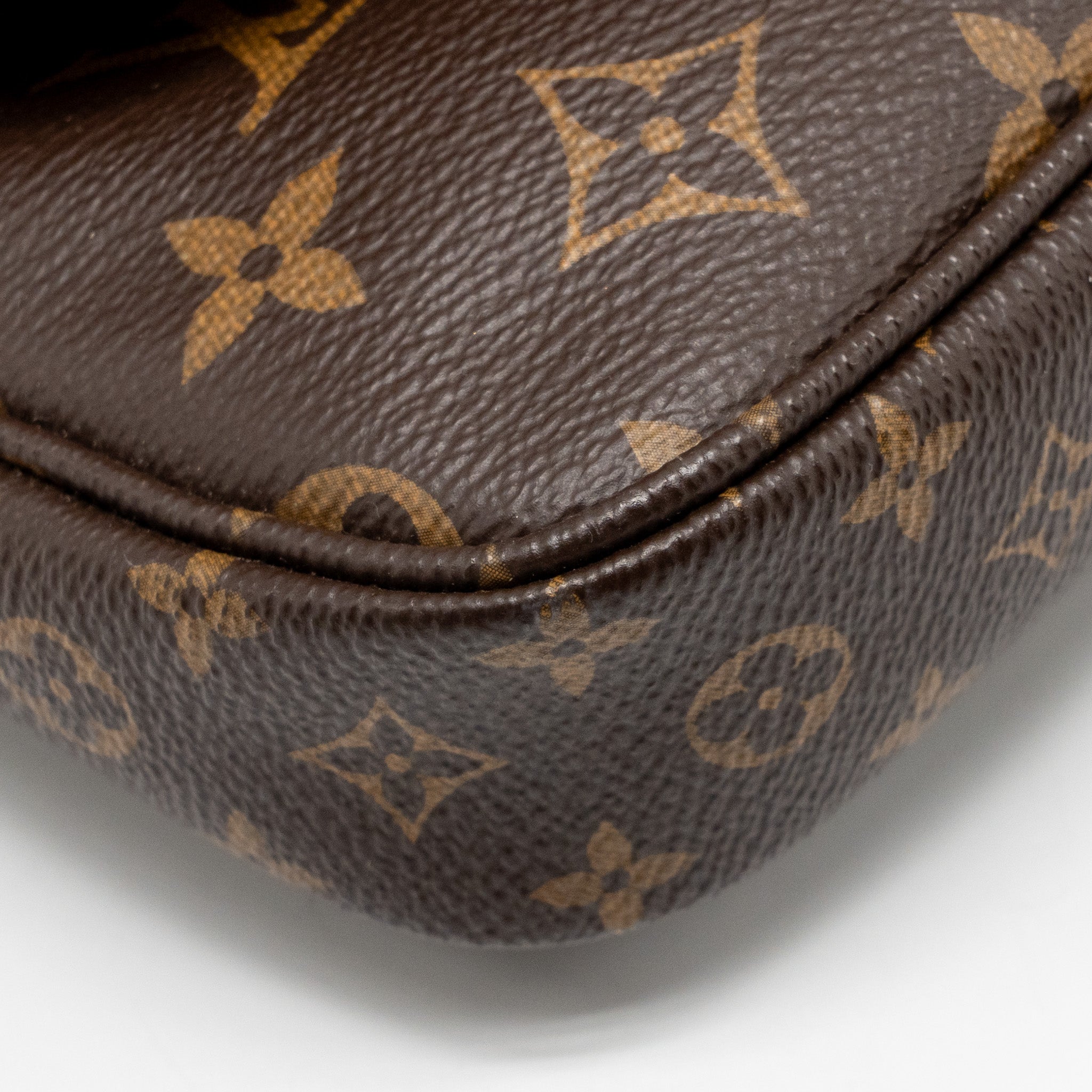louis-vuitton-multi-pochette-accessories-monogram-canvas-khaki-strap-ghw-1