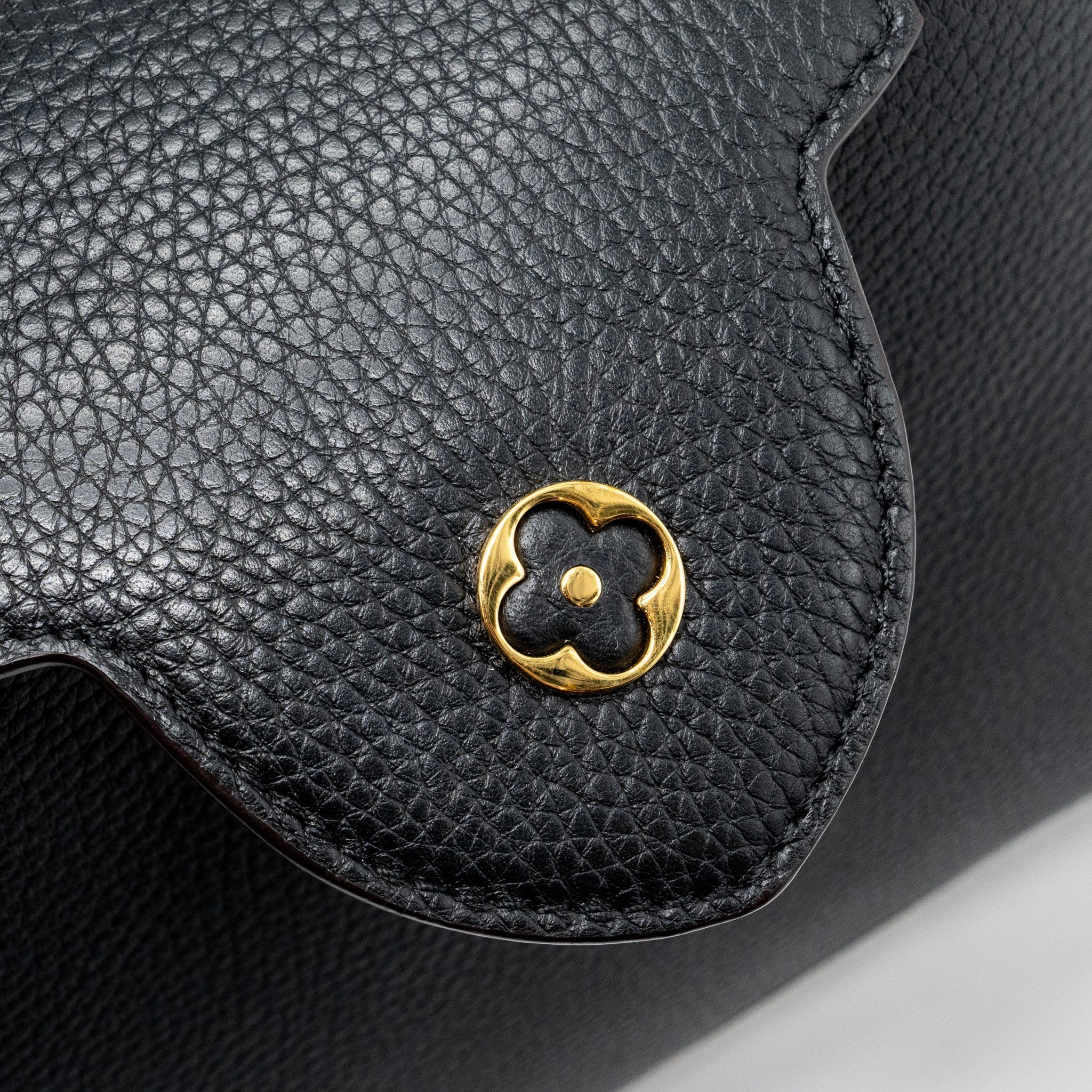 louis-vuitton-capucines-bb-taurillon-black-pink-ghw