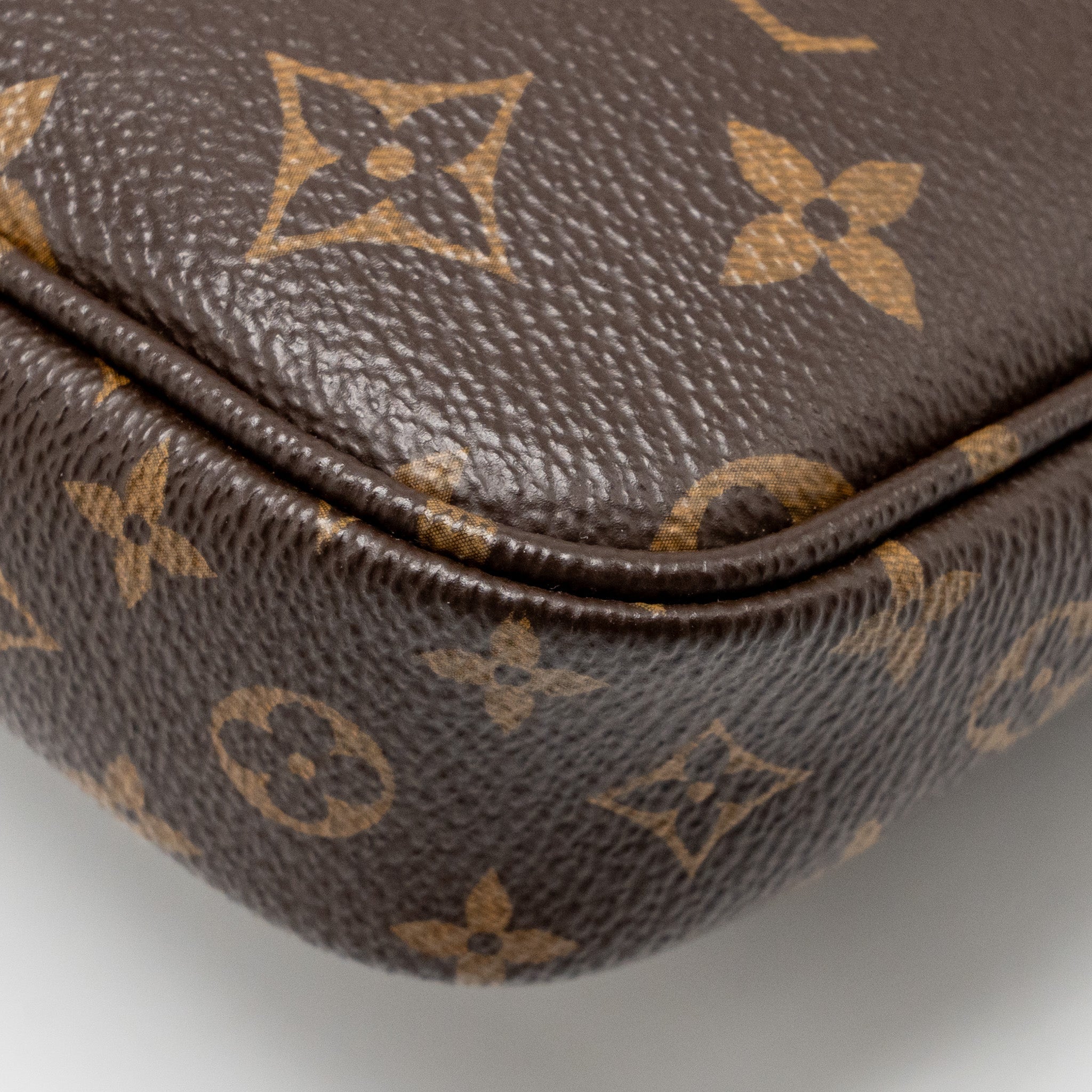 louis-vuitton-multi-pochette-accessories-monogram-canvas-khaki-strap-ghw-1