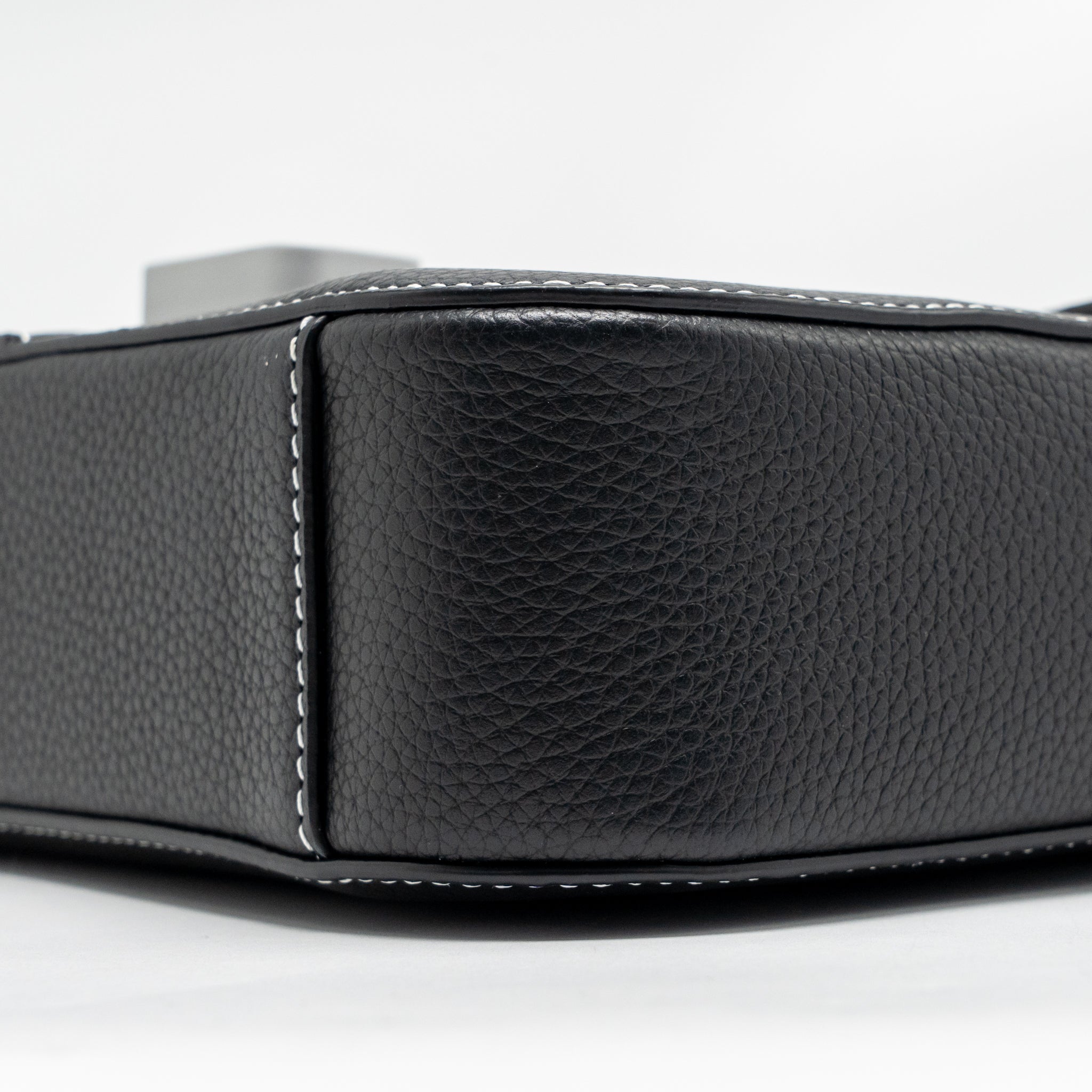 dior-medium-saddle-flap-messenger-bag-grained-calfskin-black-ghw
