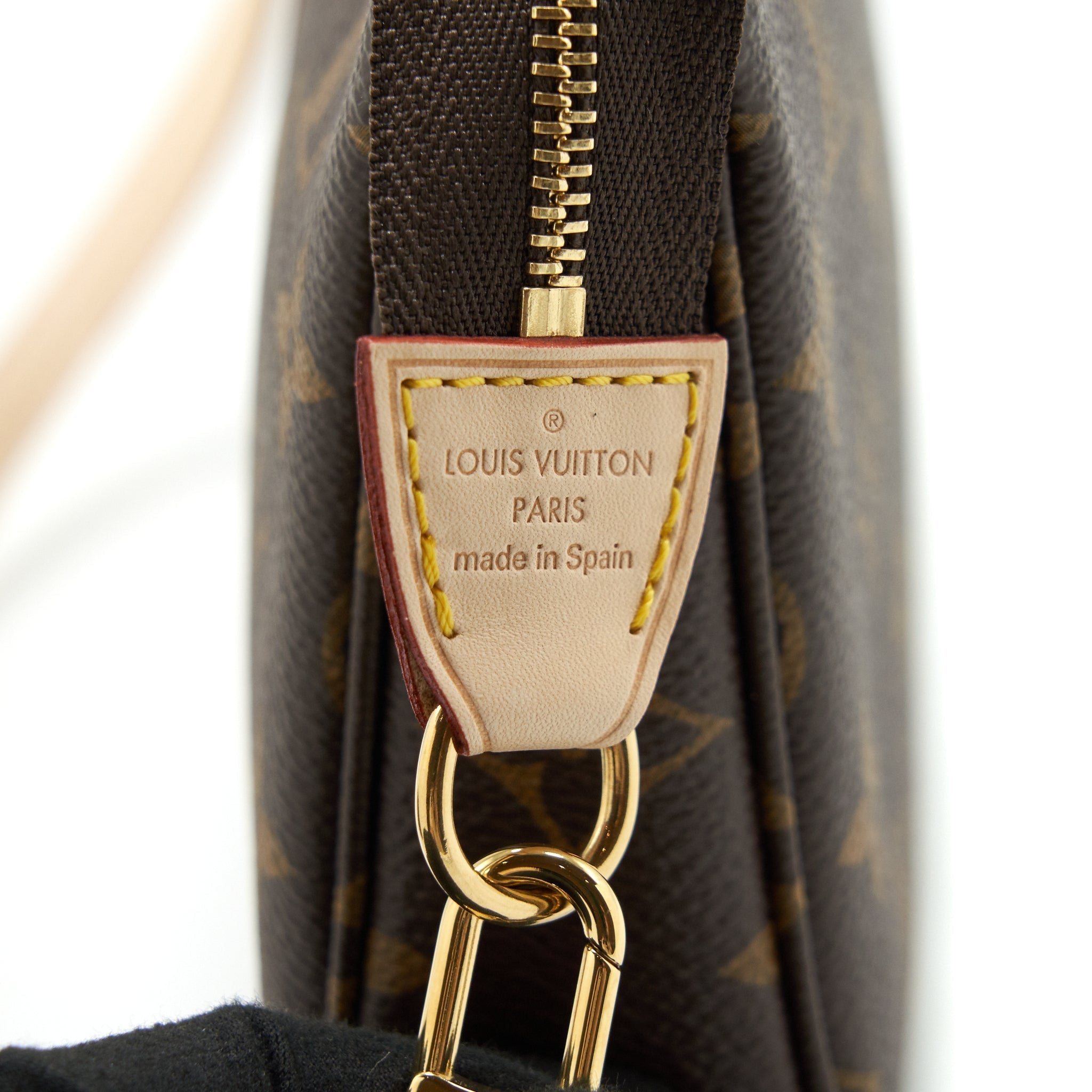 louis-vuitton-pochette-accessories-monogram-canvas-year-2022