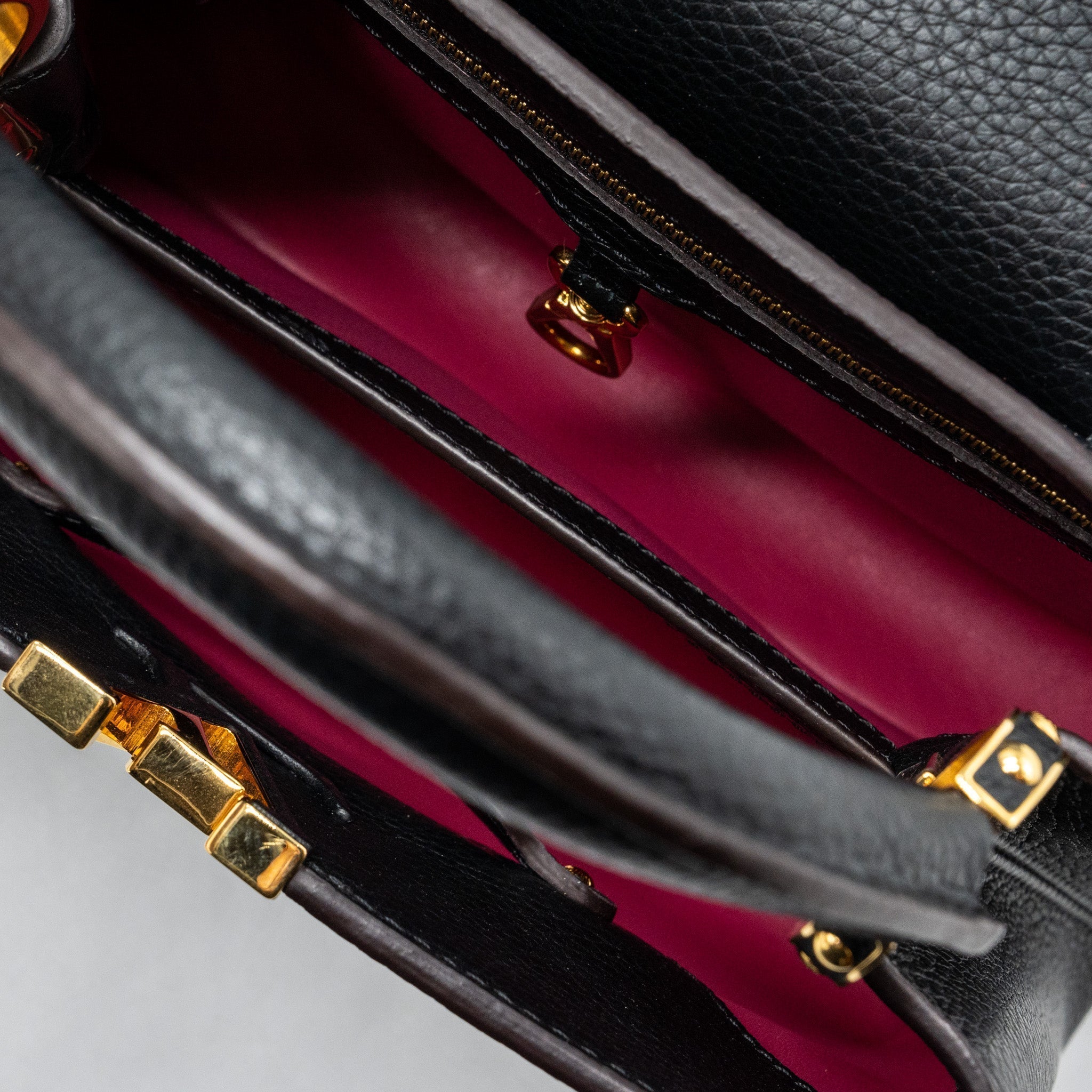 louis-vuitton-capucines-bb-taurillon-black-pink-ghw