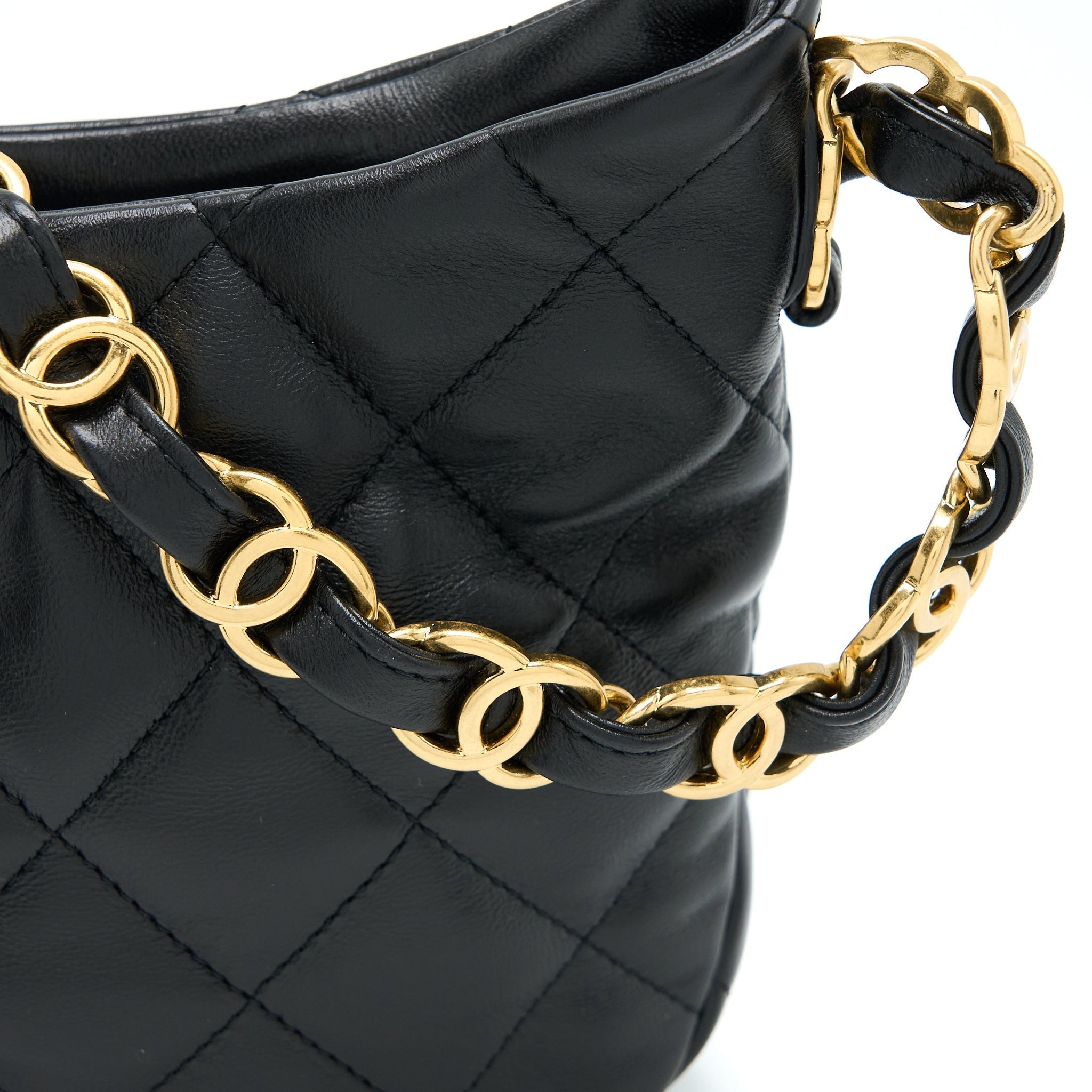 chanel-22k-hobo-shoulder-bag-calfskin-black-ghw-microchip