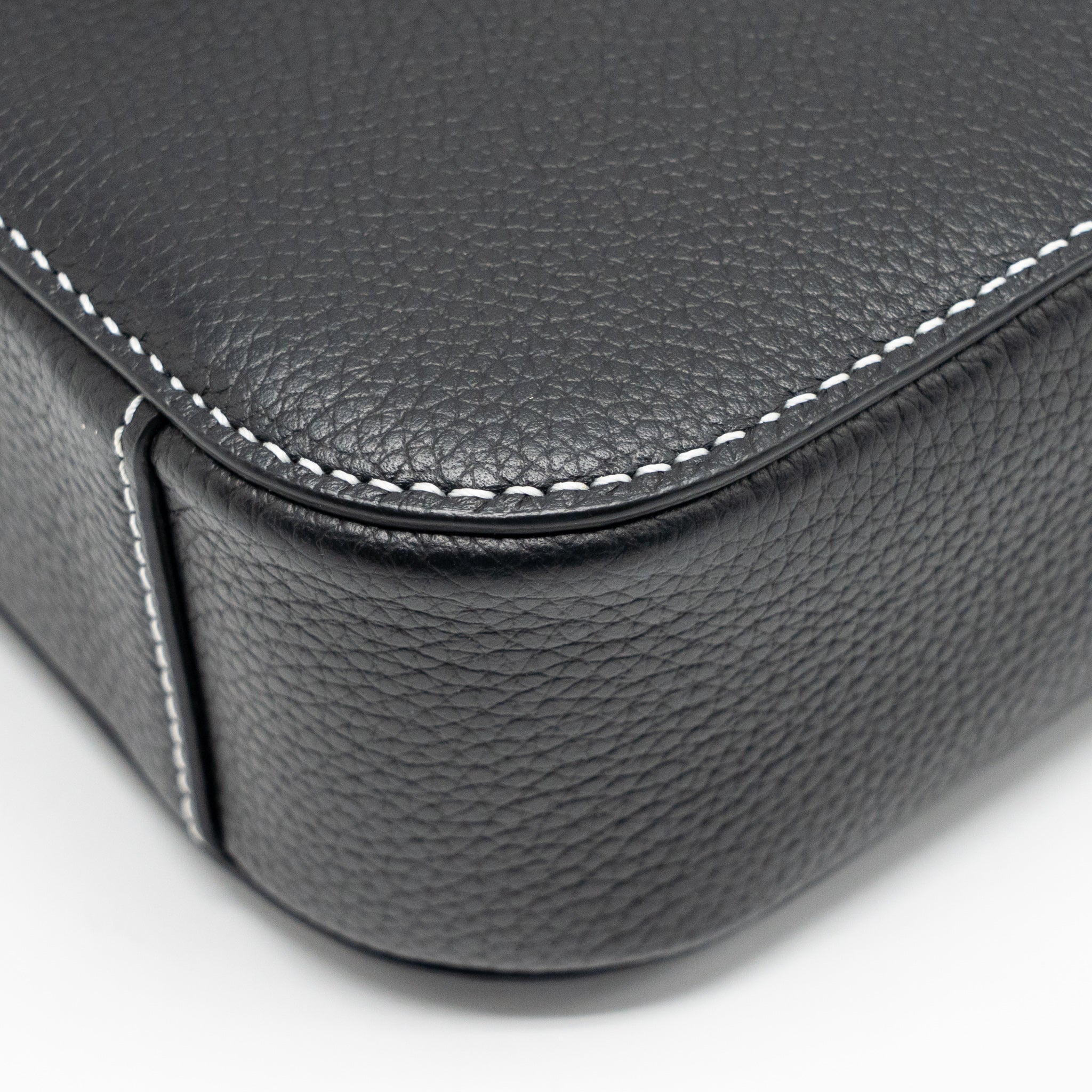 dior-medium-saddle-flap-messenger-bag-grained-calfskin-black-ghw