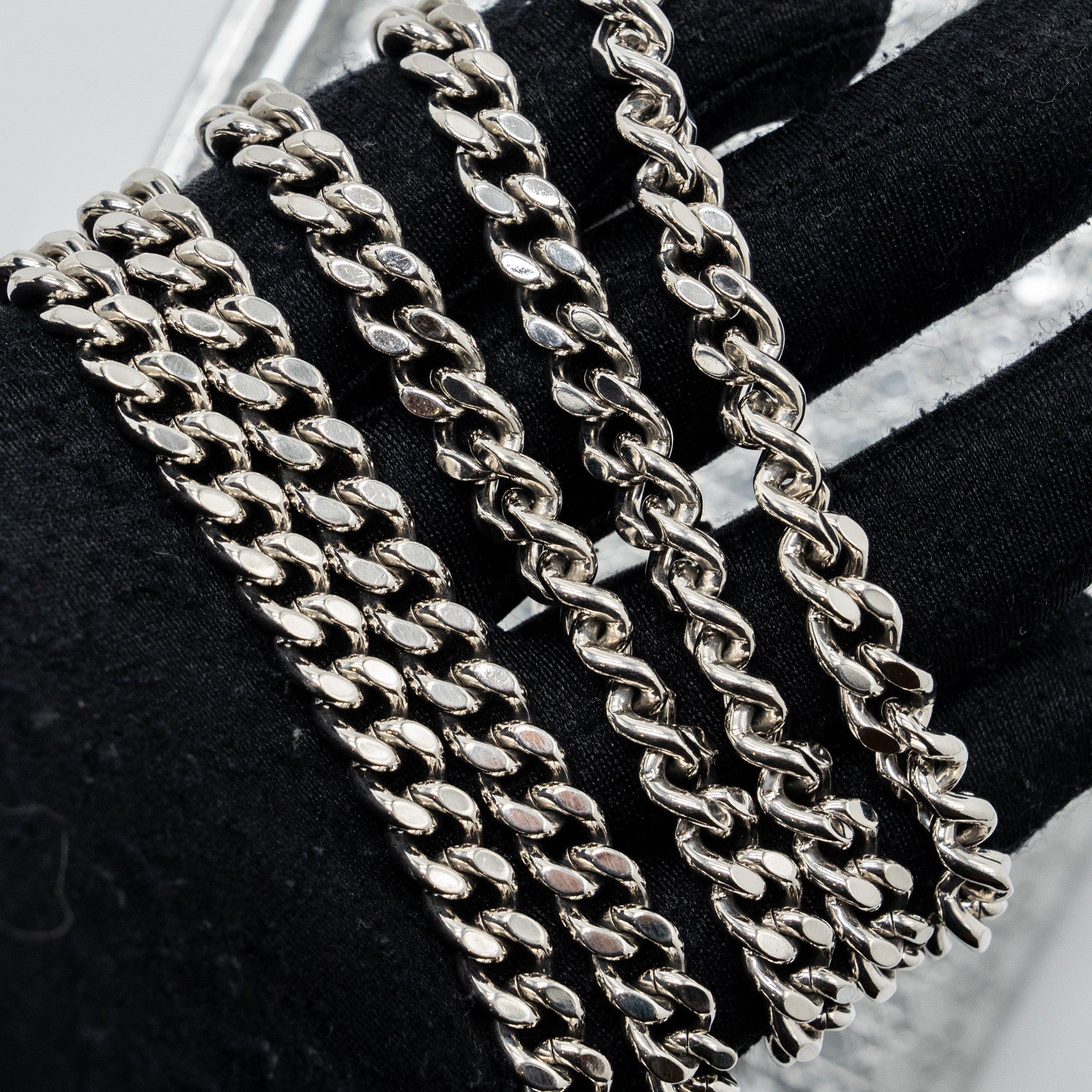 dior-diorama-wallet-on-chain-patent-metallic-silver-shw-1