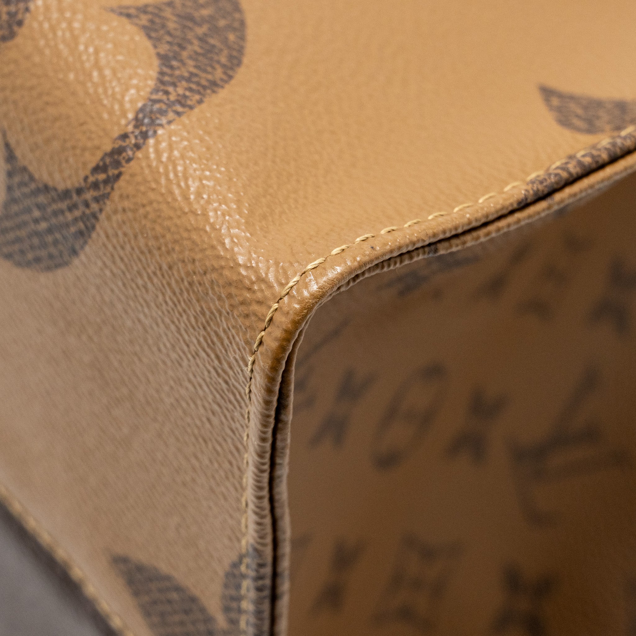 louis-vuitton-onthego-gm-monogram-canvas-ghw-2