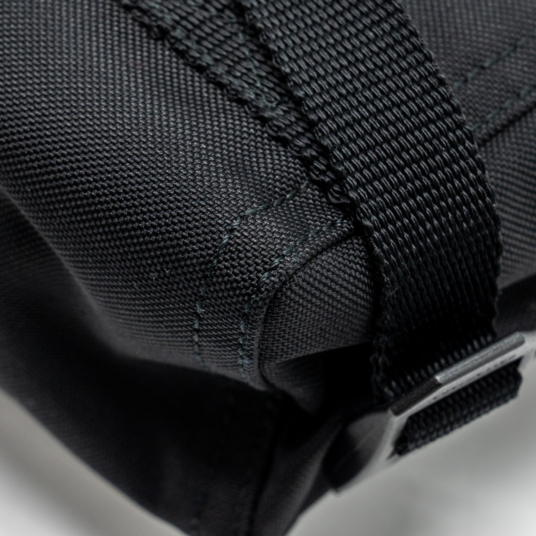 balenciaga-army-messenger-bag-black-recycled-nylon-black