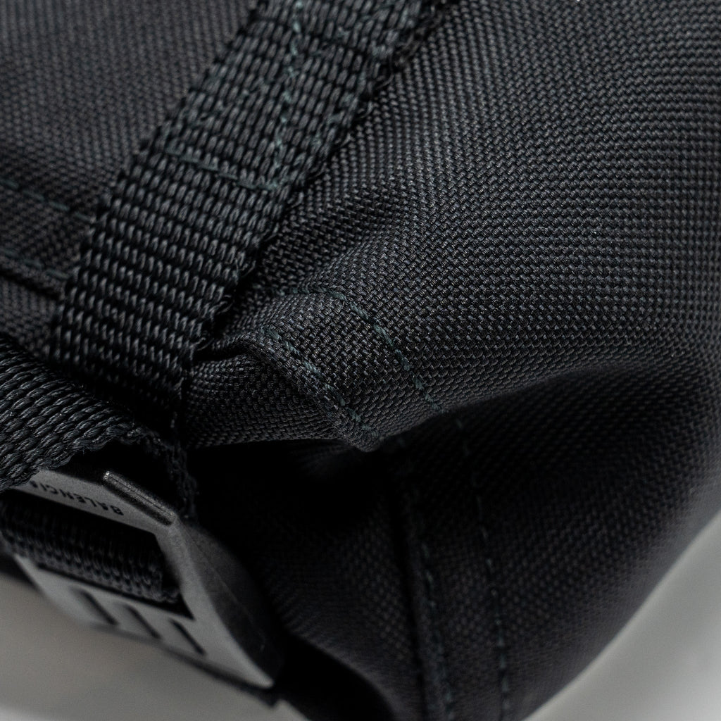 balenciaga-army-messenger-bag-black-recycled-nylon-black