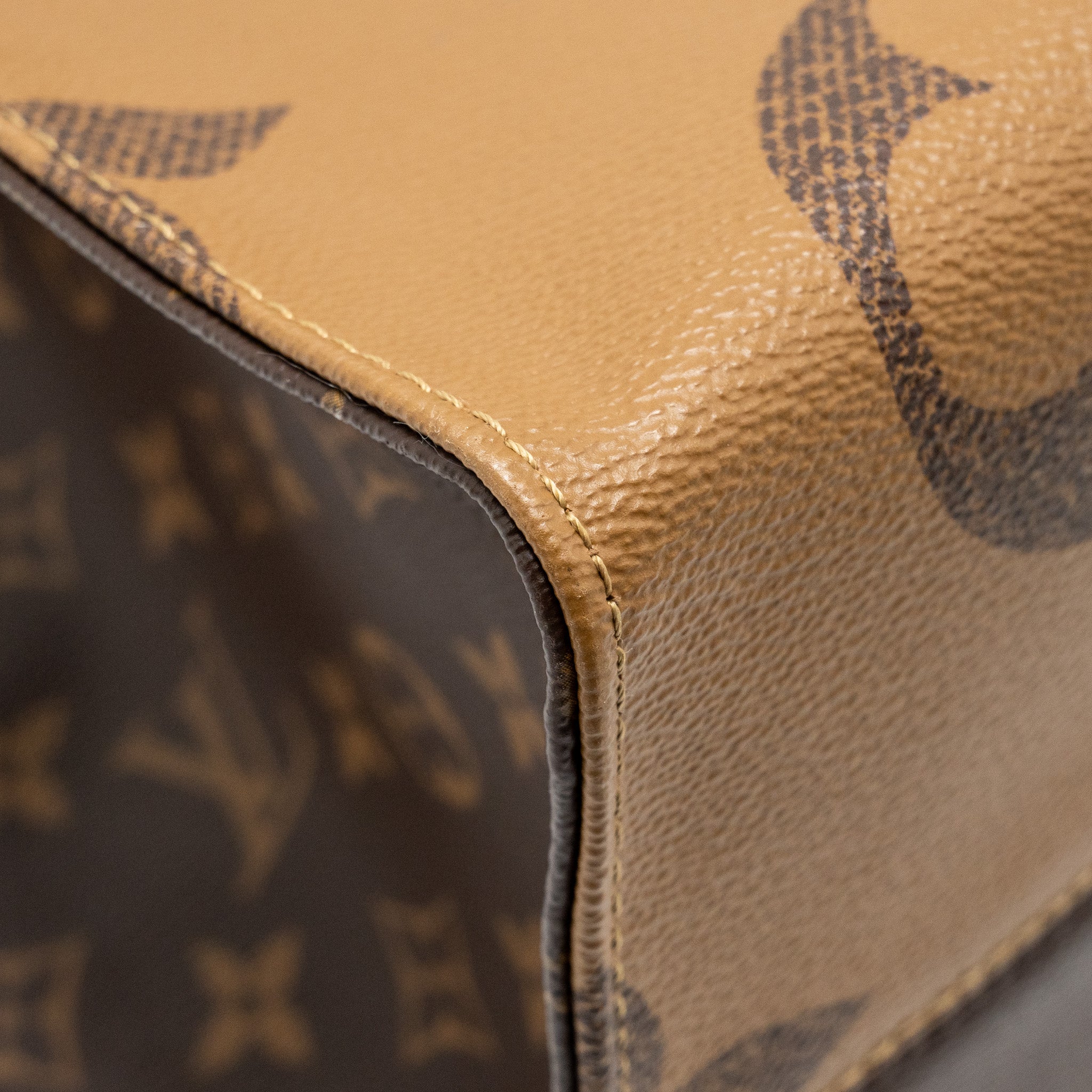 louis-vuitton-onthego-gm-monogram-canvas-ghw-2