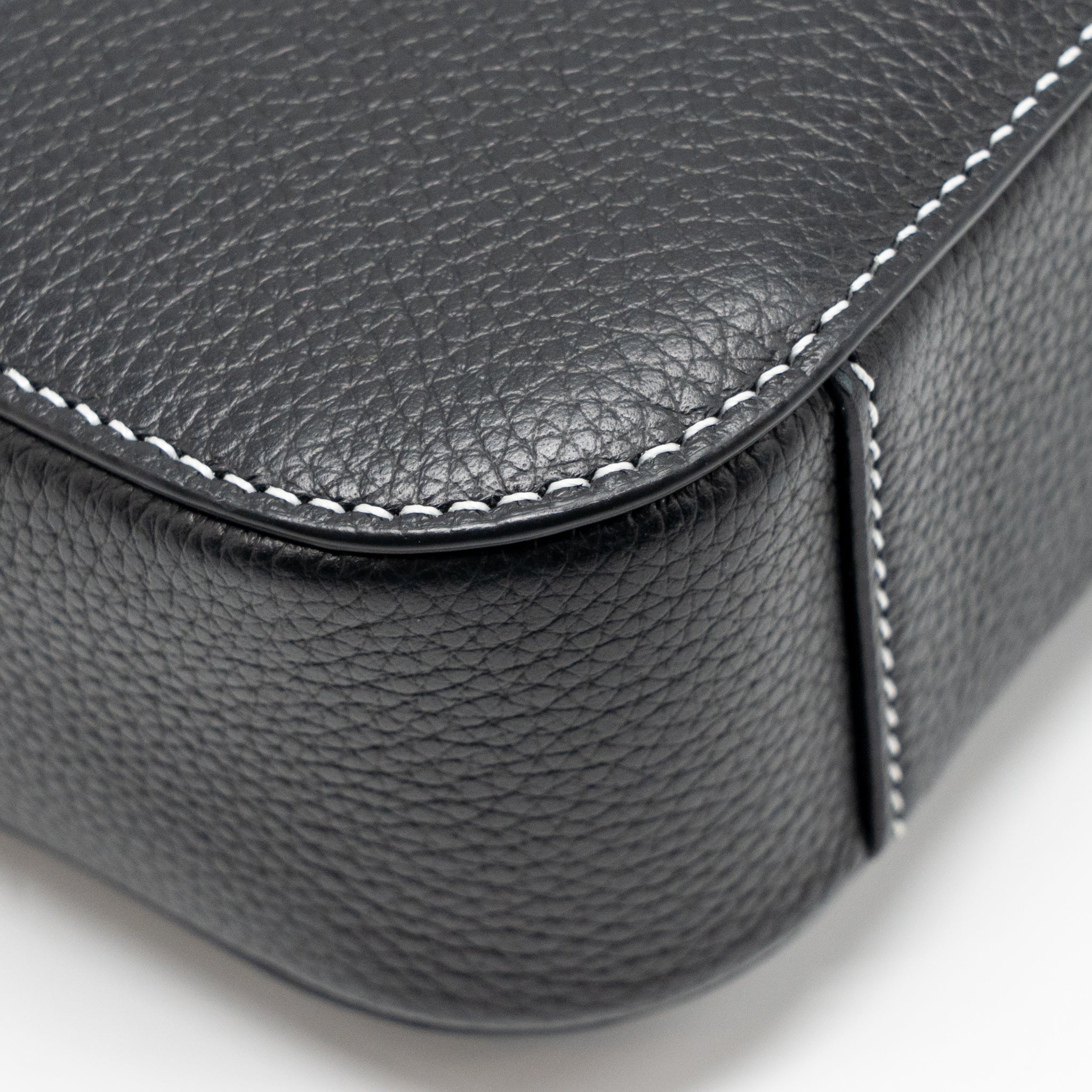 dior-medium-saddle-flap-messenger-bag-grained-calfskin-black-ghw