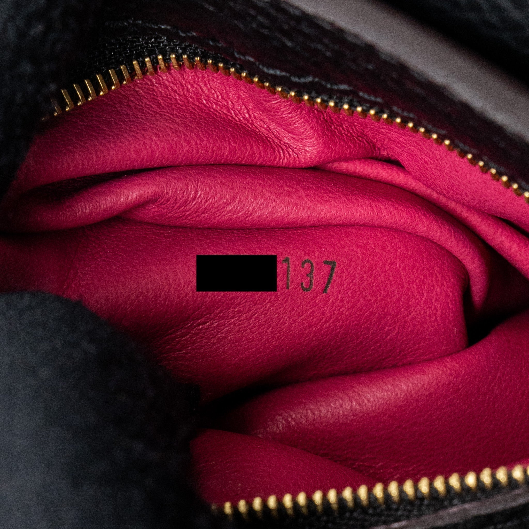 louis-vuitton-capucines-bb-taurillon-black-pink-ghw
