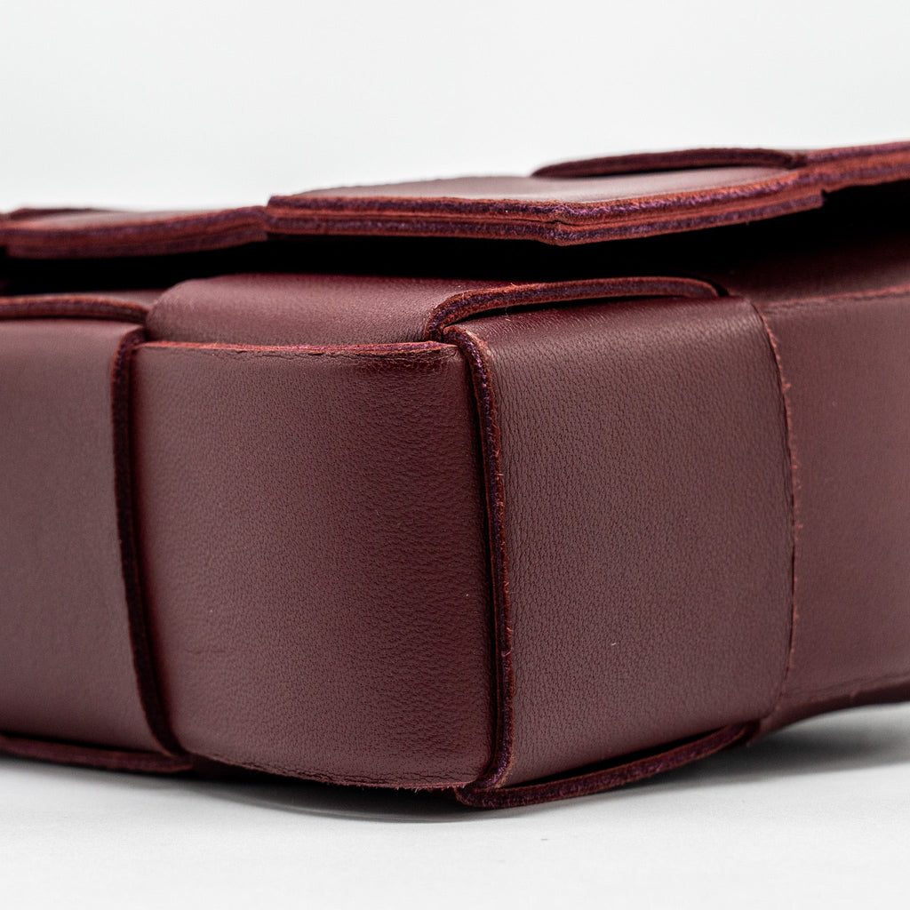 bottega-veneta-classic-cassette-bag-lambskin-burgundy-ghw