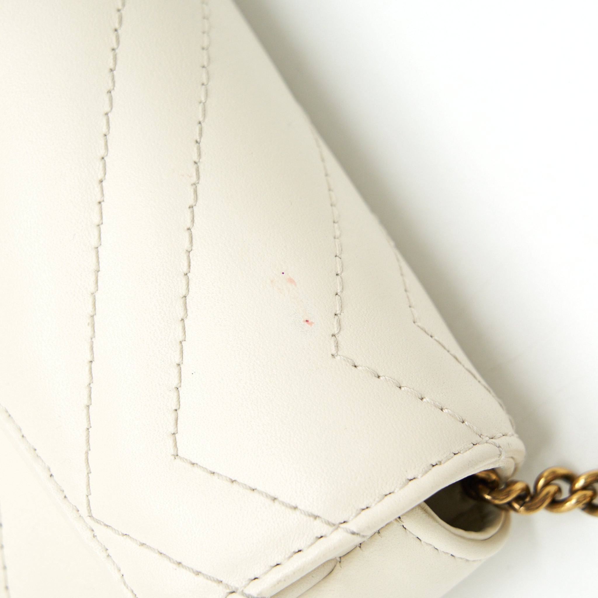 gucci-gg-marmont-super-mini-white-with-ghw-1