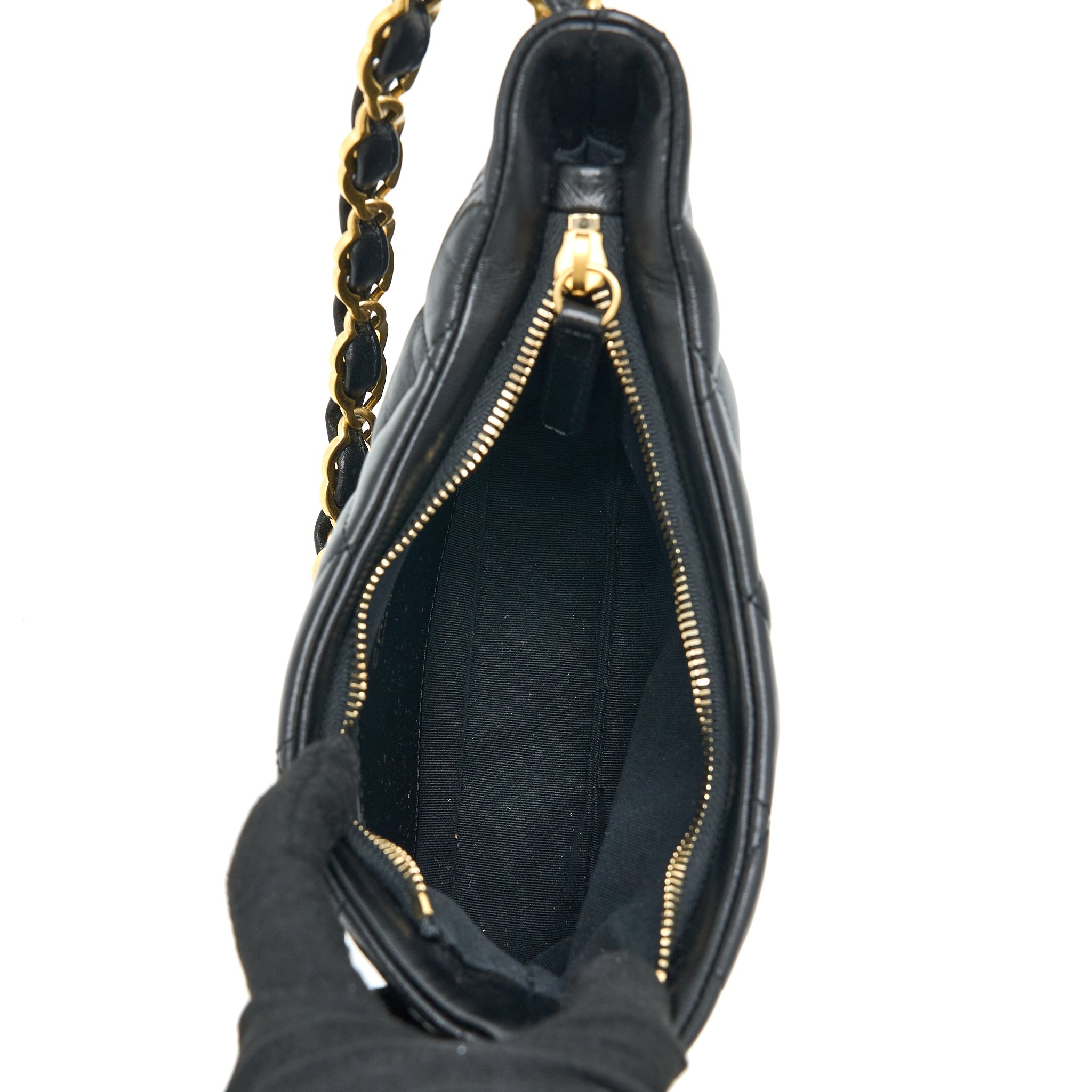 chanel-22k-hobo-shoulder-bag-calfskin-black-ghw-microchip