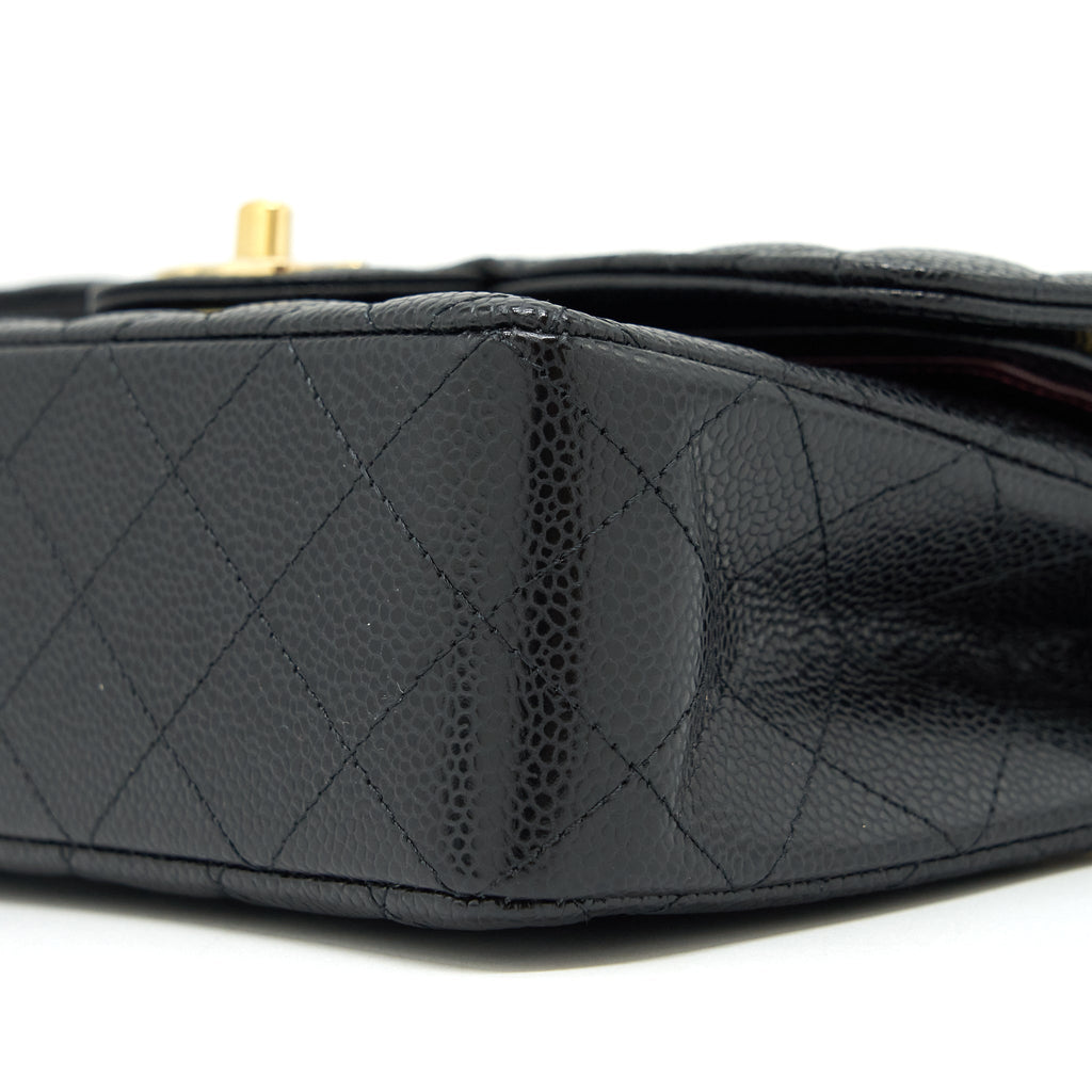chanel-small-classic-double-flap-caviar-black-ghw-microchip-1