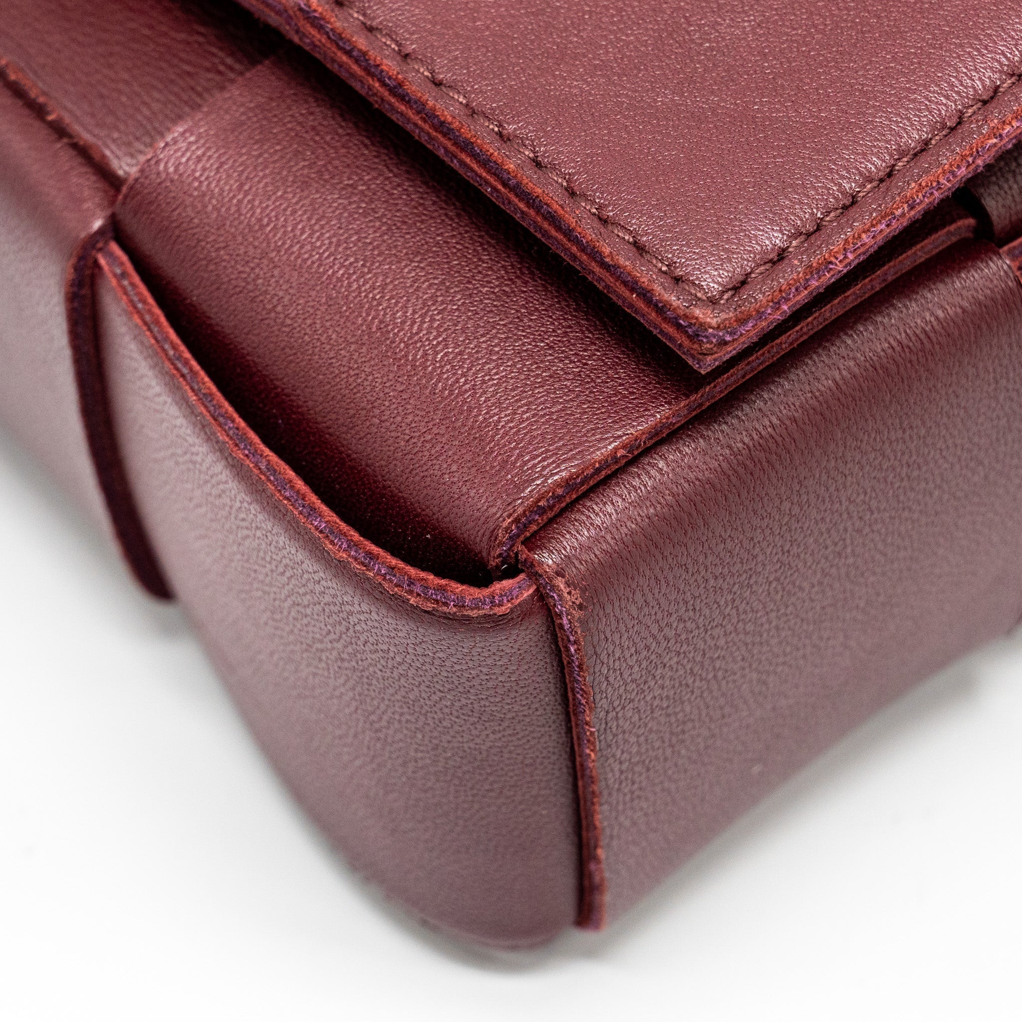 bottega-veneta-classic-cassette-bag-lambskin-burgundy-ghw