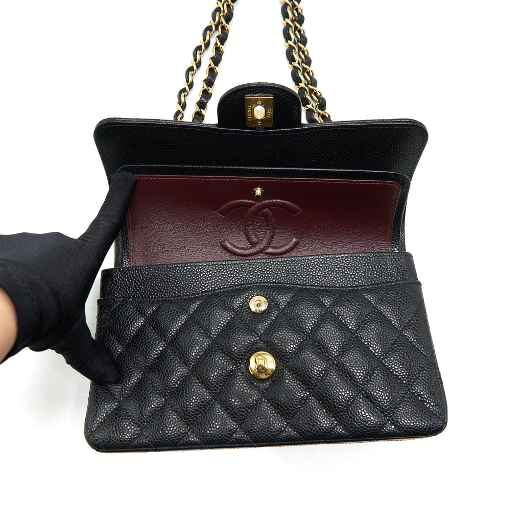 chanel-small-classic-double-flap-caviar-black-ghw-microchip-1