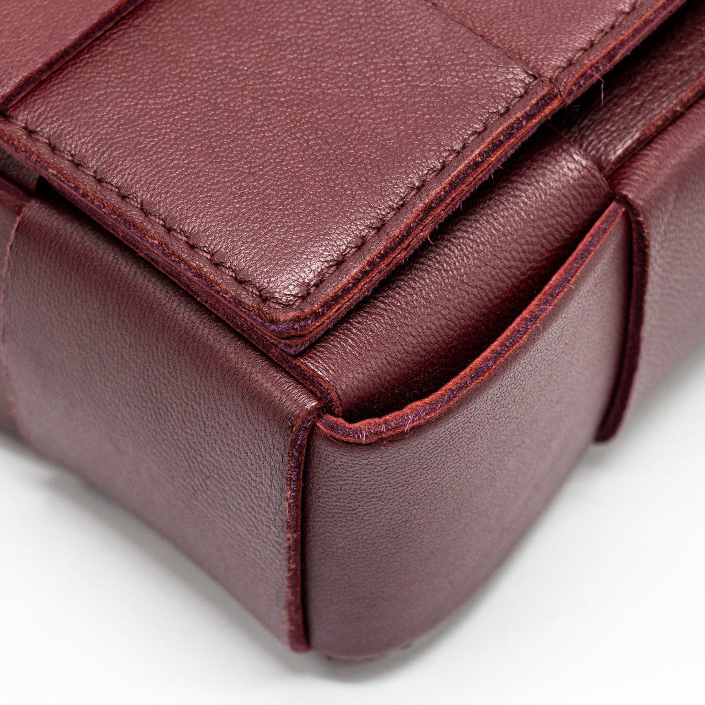 bottega-veneta-classic-cassette-bag-lambskin-burgundy-ghw