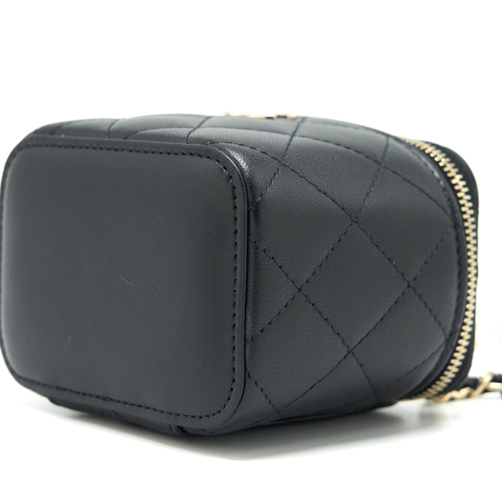 chanel-mini-vanity-with-pearl-chain-lambskin-black-lghw