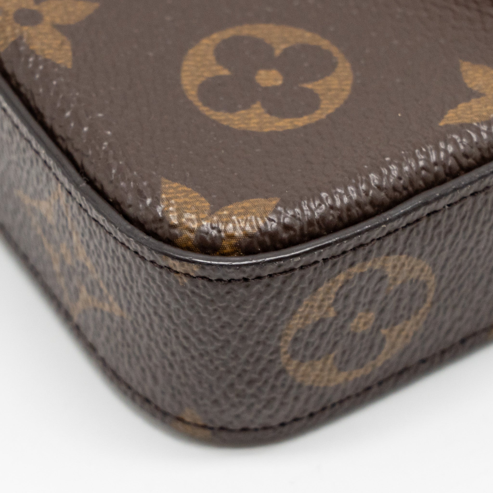 louis-vuitton-felicie-pochette-monogram-canvas-ghw-19