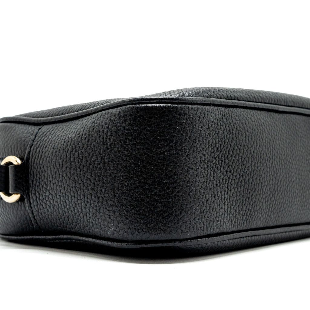 gucci-soho-disco-camera-bag-grained-calfskin-black-ghw
