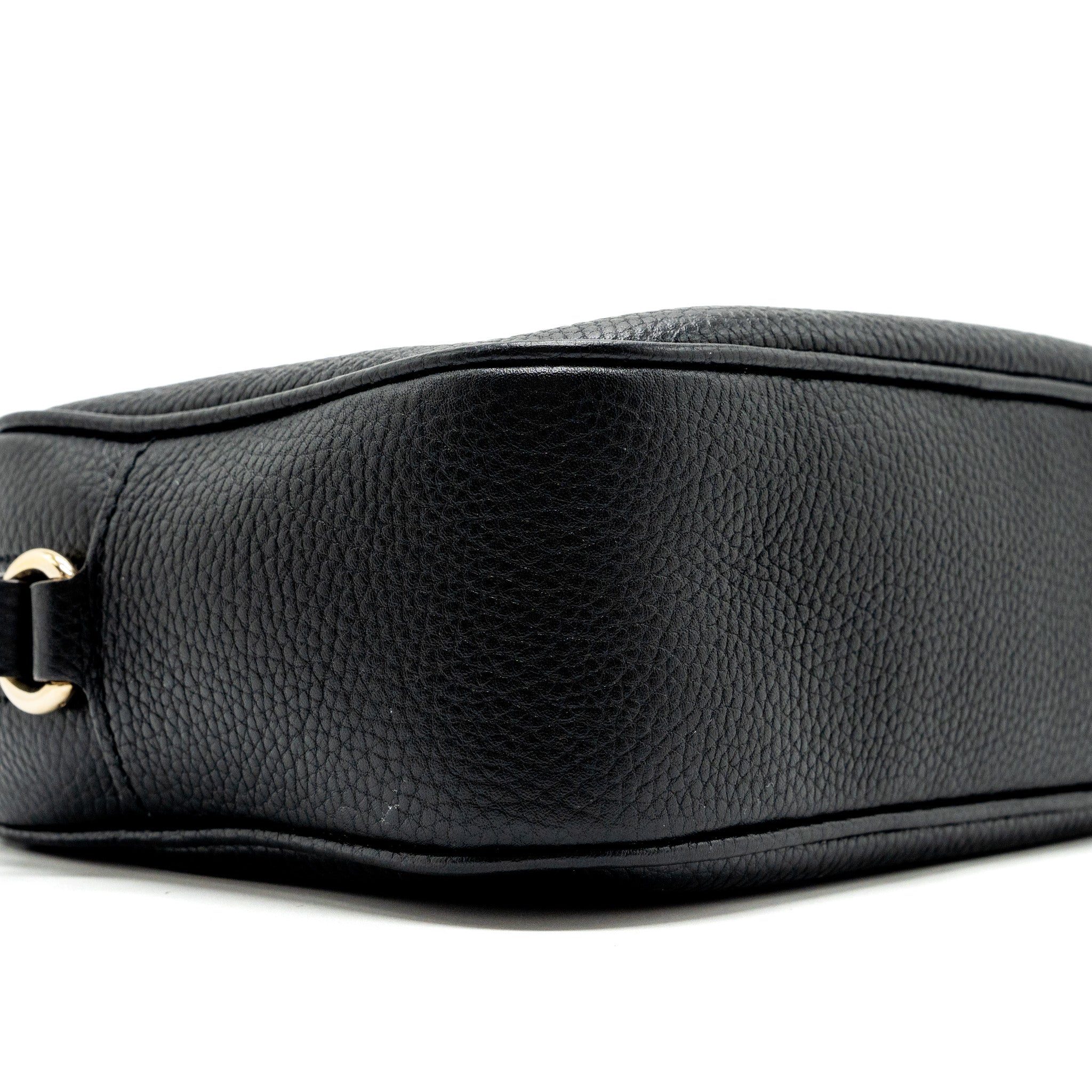 gucci-soho-disco-camera-bag-grained-calfskin-black-ghw