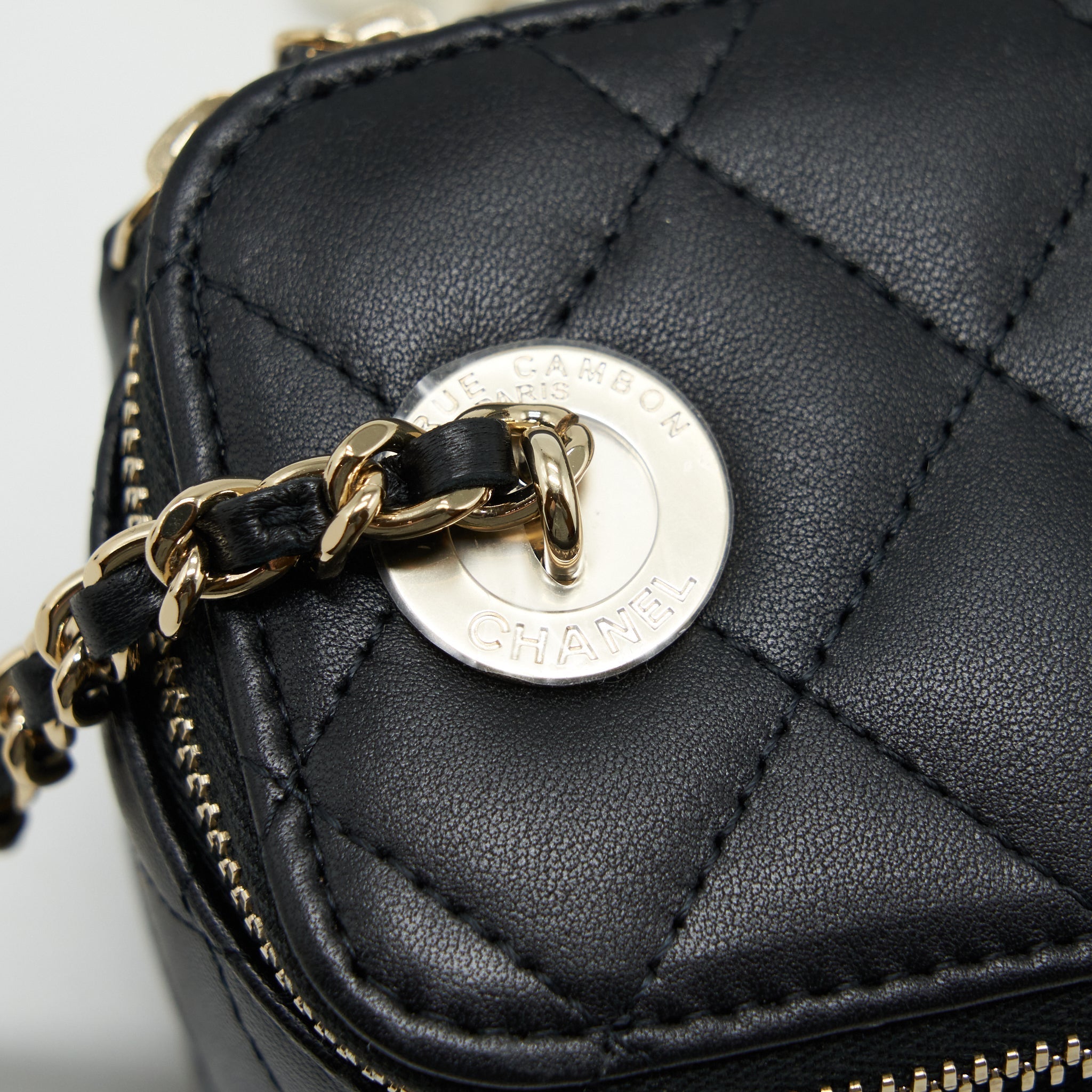 chanel-mini-vanity-with-pearl-chain-lambskin-black-lghw