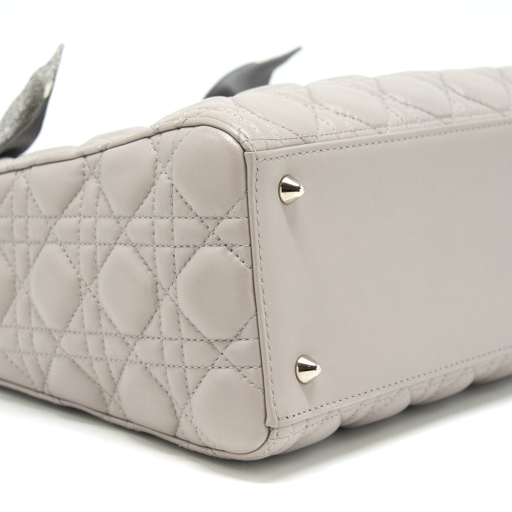 dior-lady-dior-medium-lambskin-grey-shw-with-an-extra-twilly