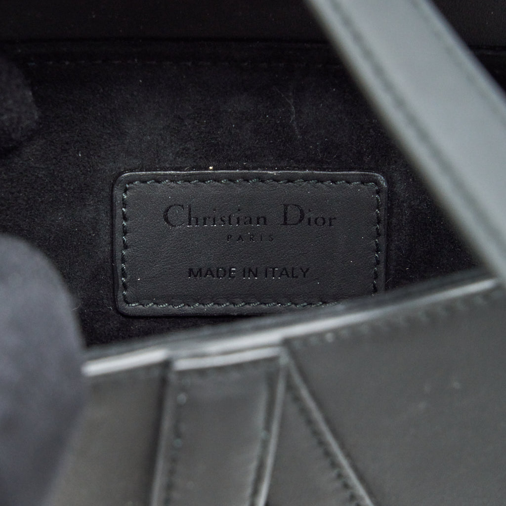 dior-mini-saddle-calfskin-so-black-with-an-extra-shoulder-strap