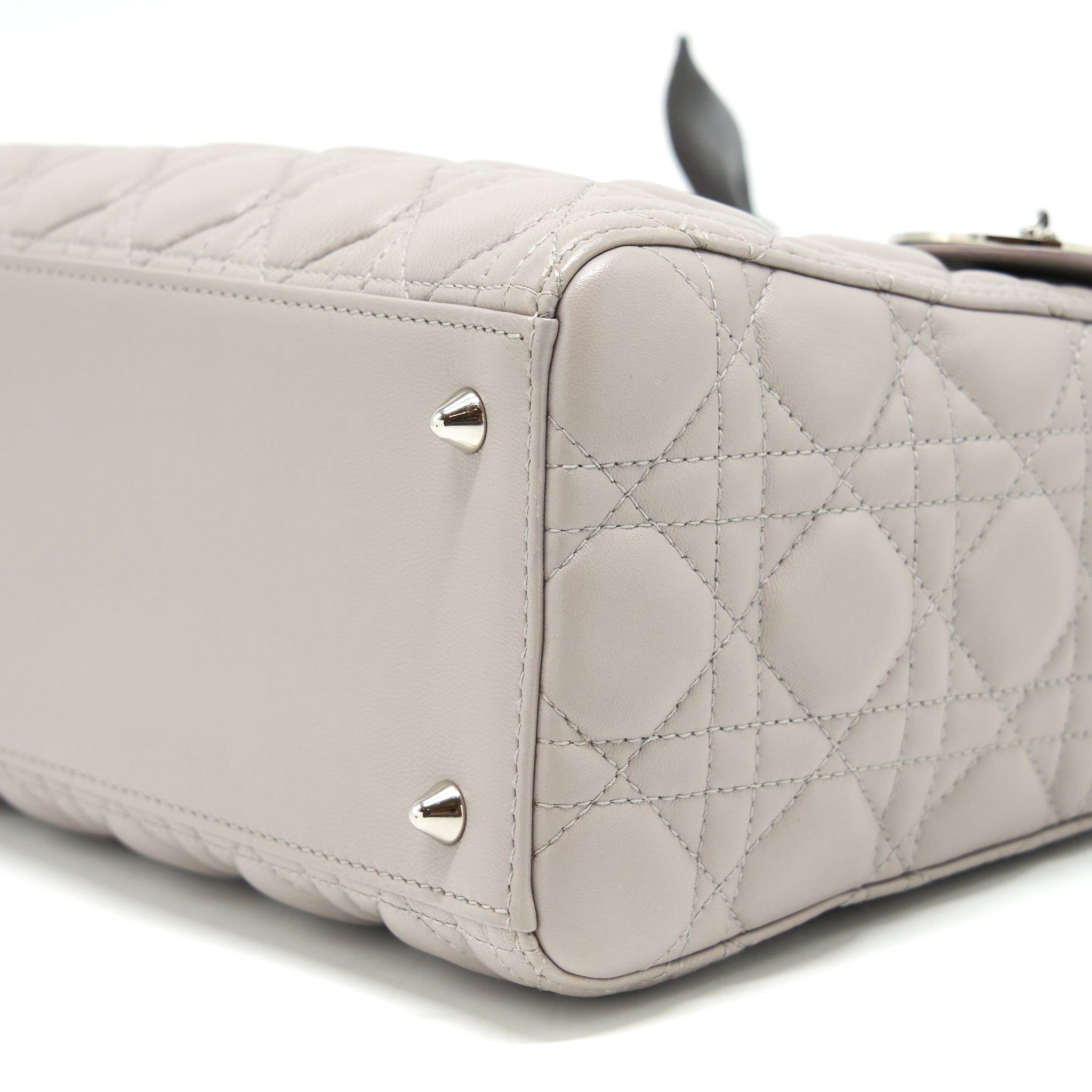 dior-lady-dior-medium-lambskin-grey-shw-with-an-extra-twilly