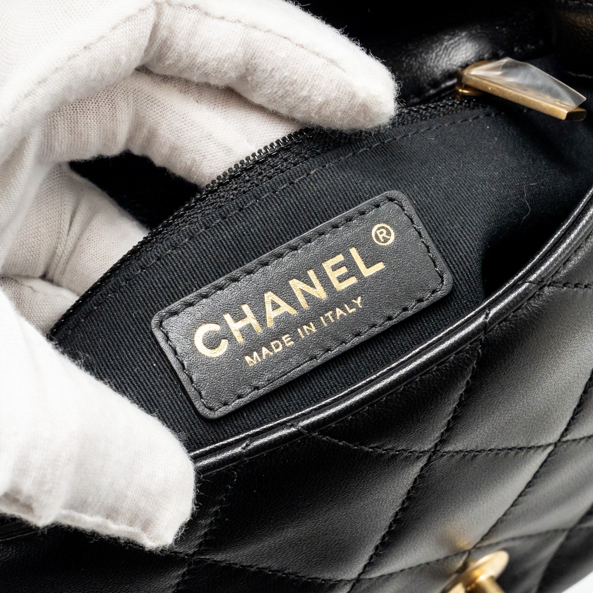 chanel-23b-mini-flap-bag-detail-chain-lambskin-black-ghwmicrochip-copy