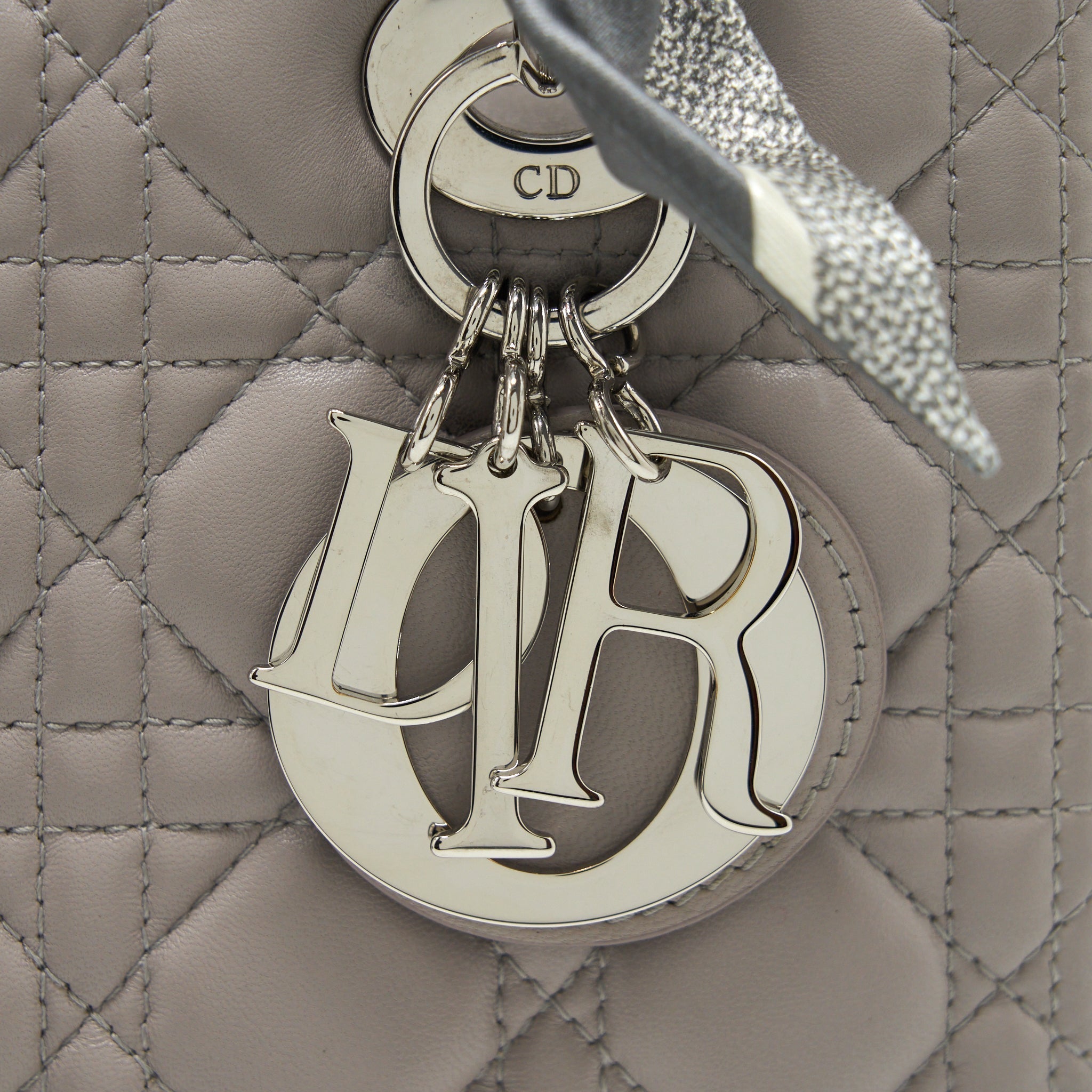 dior-lady-dior-medium-lambskin-grey-shw-with-an-extra-twilly