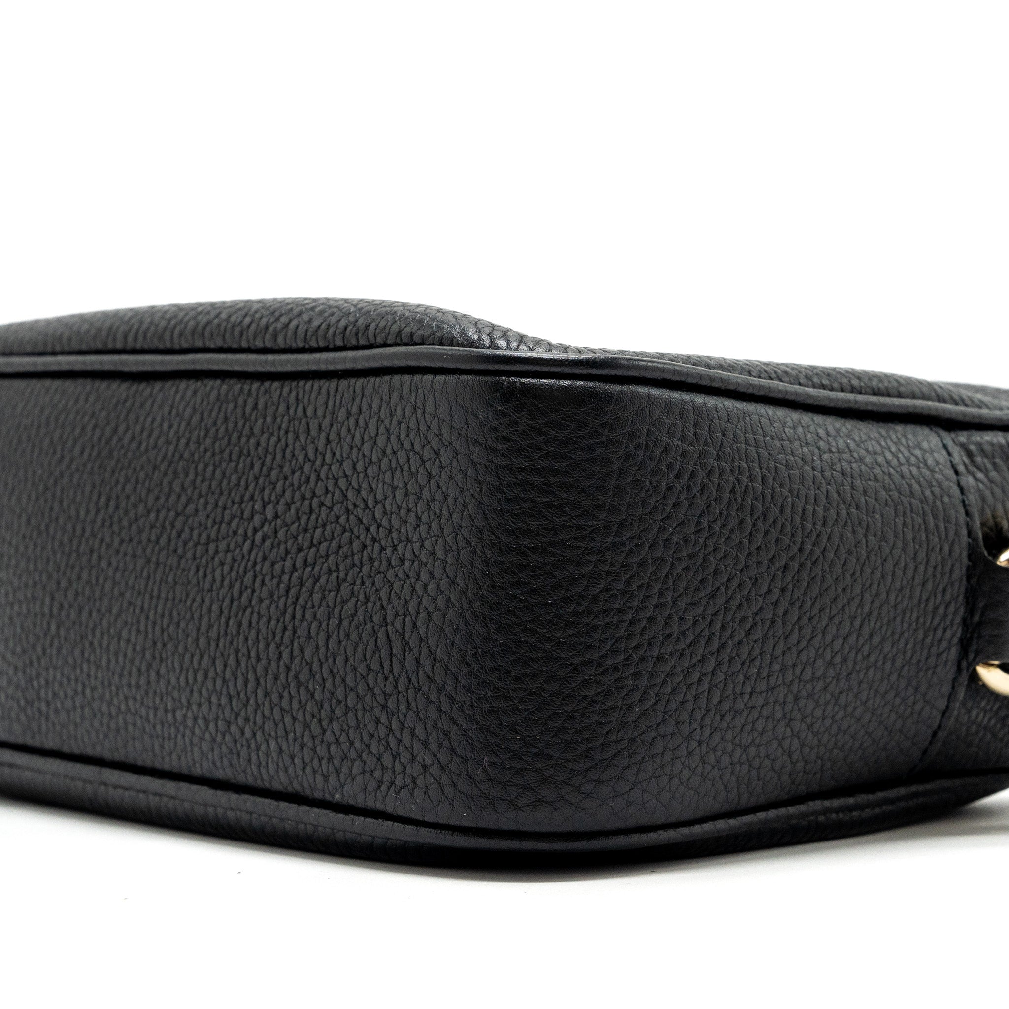 gucci-soho-disco-camera-bag-grained-calfskin-black-ghw