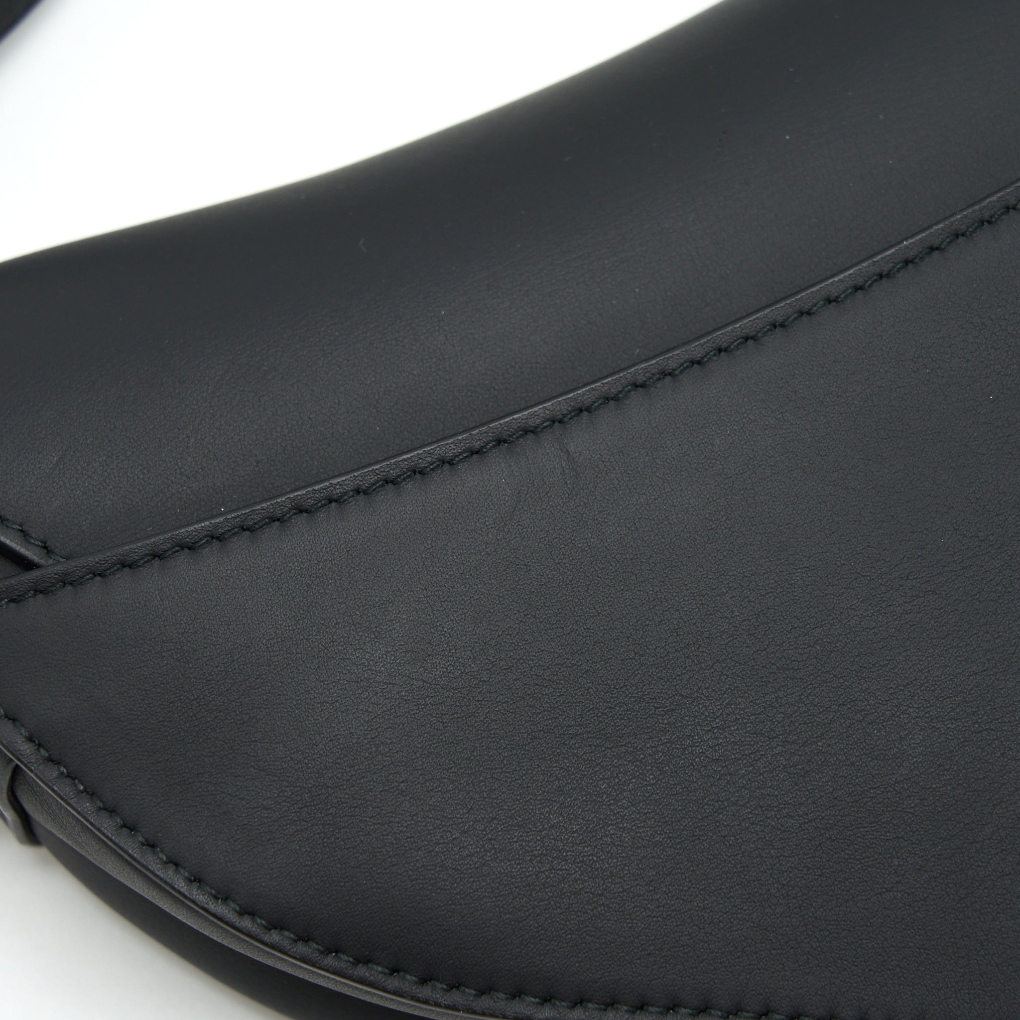 dior-mini-saddle-calfskin-so-black-with-an-extra-shoulder-strap